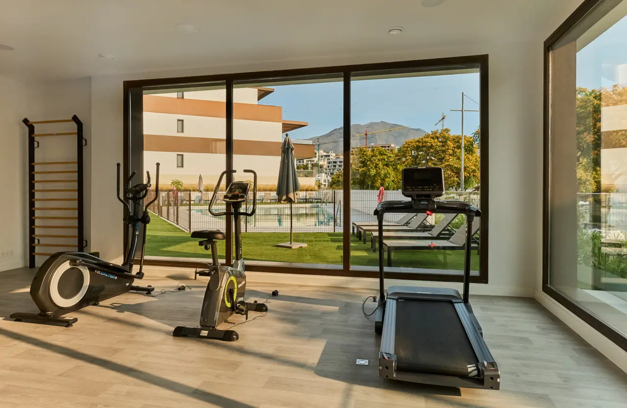 Słoneczny apartament w Las Mesas Homes II – nowoczesny komfort w sercu Estepony