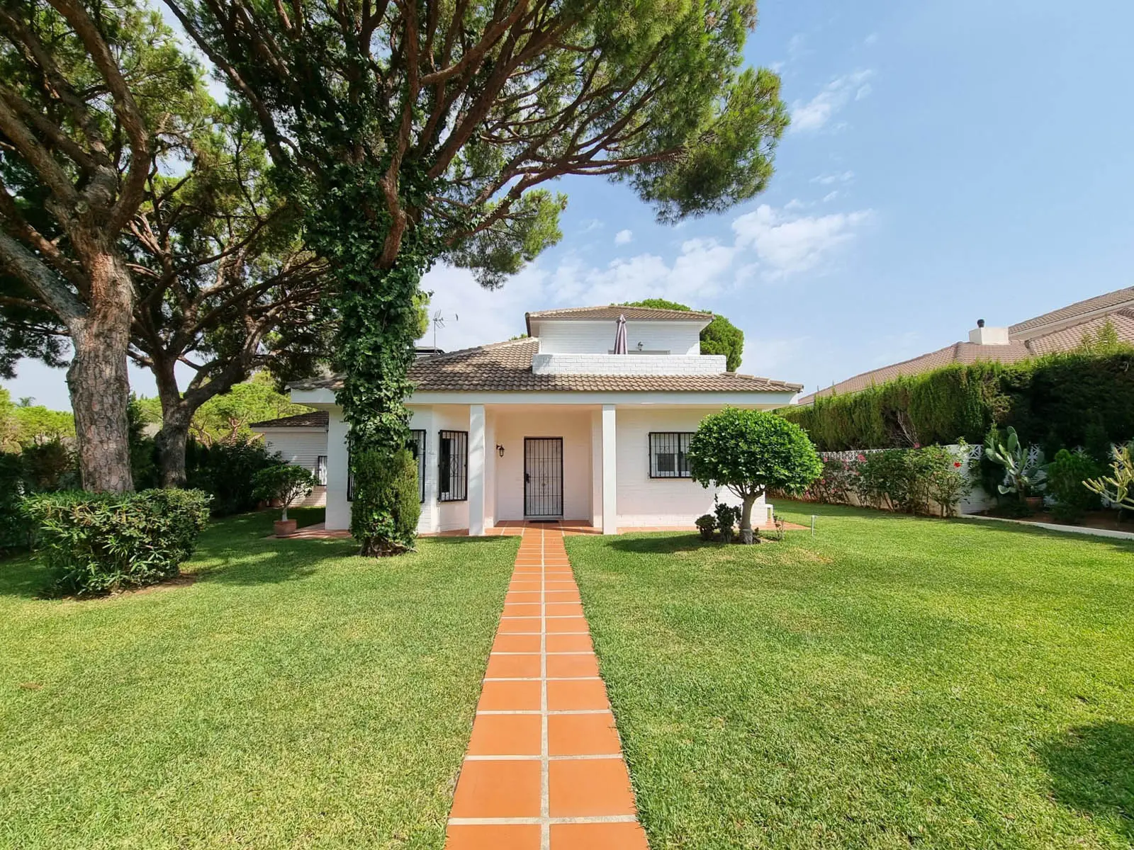 Charmig fristående villa i Lower Calahonda, Mijas