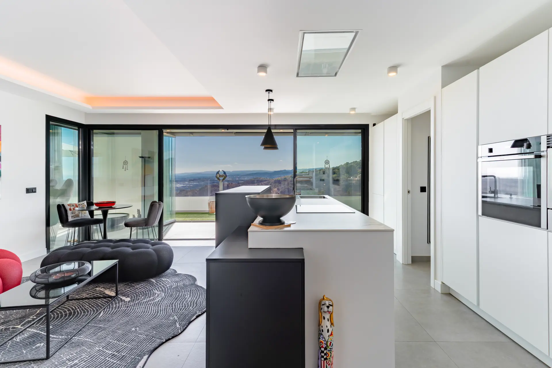 Panoramic Sea & Mountain Views · Unrivalled Privacy · 400 m² Total Space