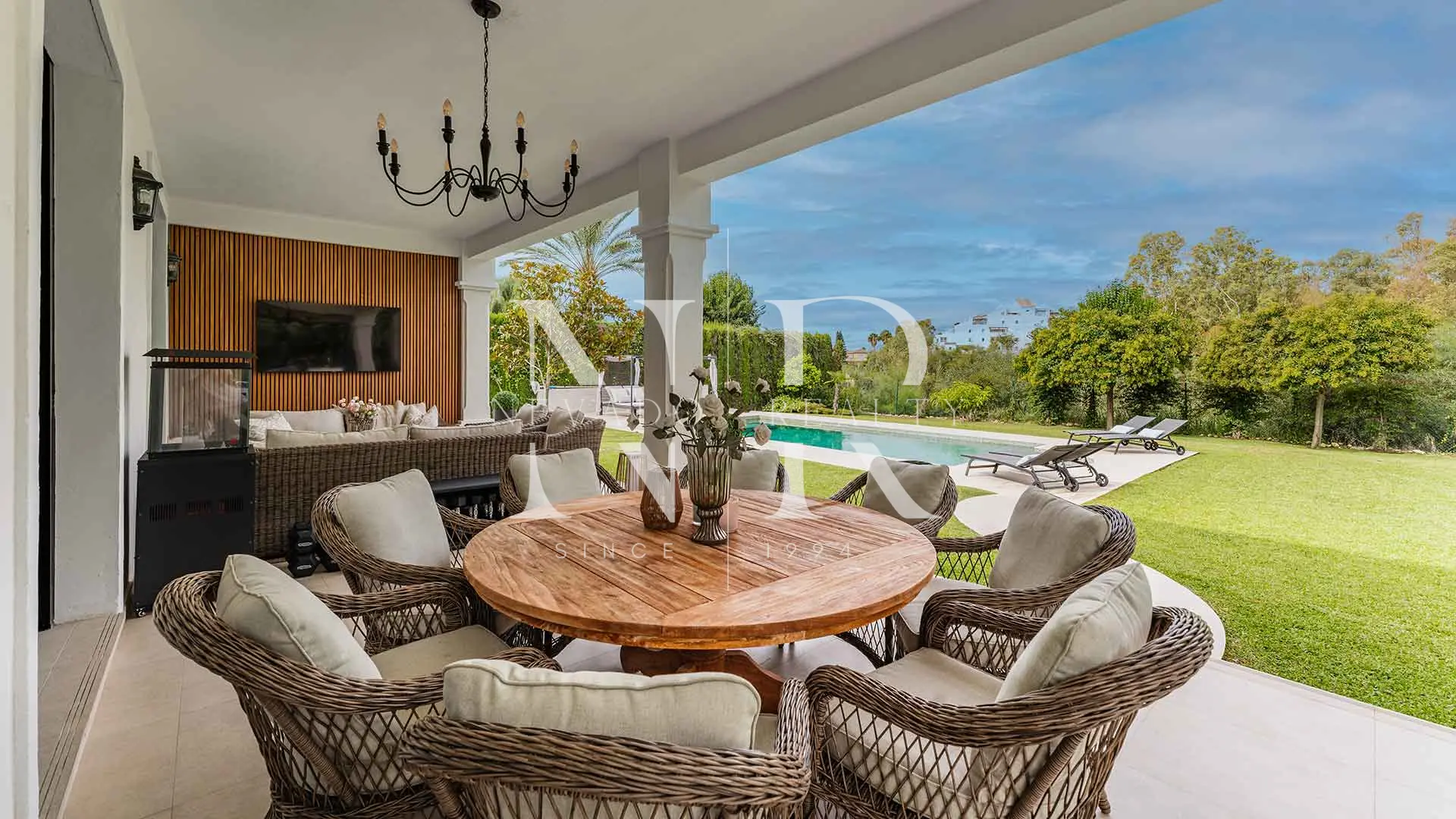 Villa entièrement rénovée à vendre dans le lotissement Monte Biarritz