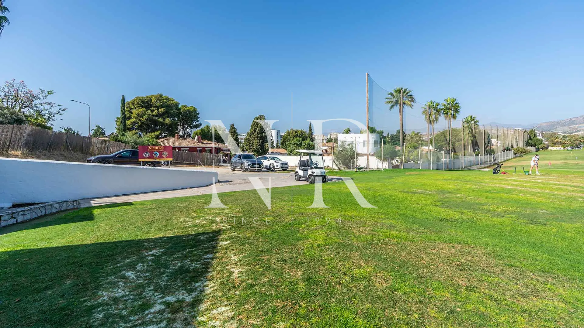 Parcela junto al Real Club de Golf de Guadalmina con vistas al golf en venta