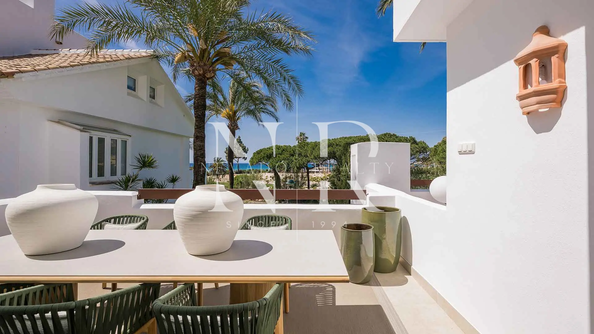 Beachfront apartment in the Palm Beach development