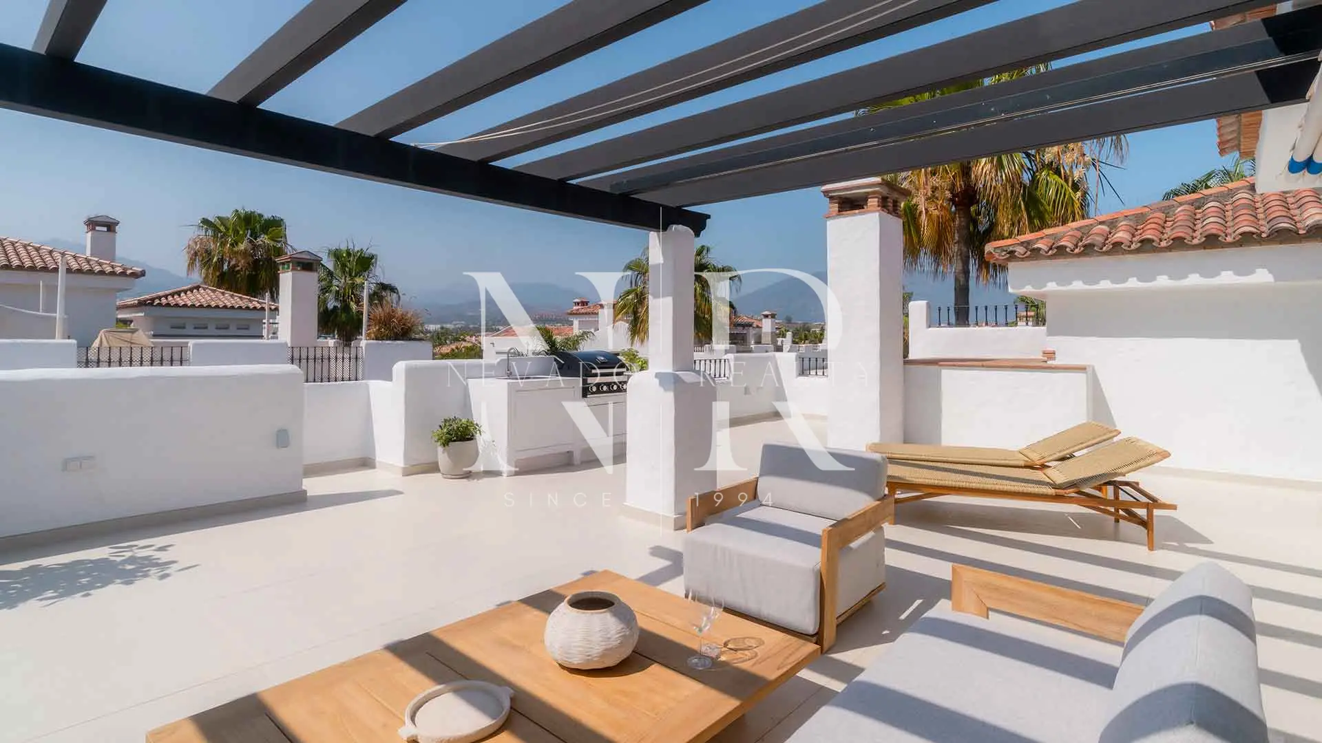 Completely refurbished penthouse in Cortijo Blanco for sale