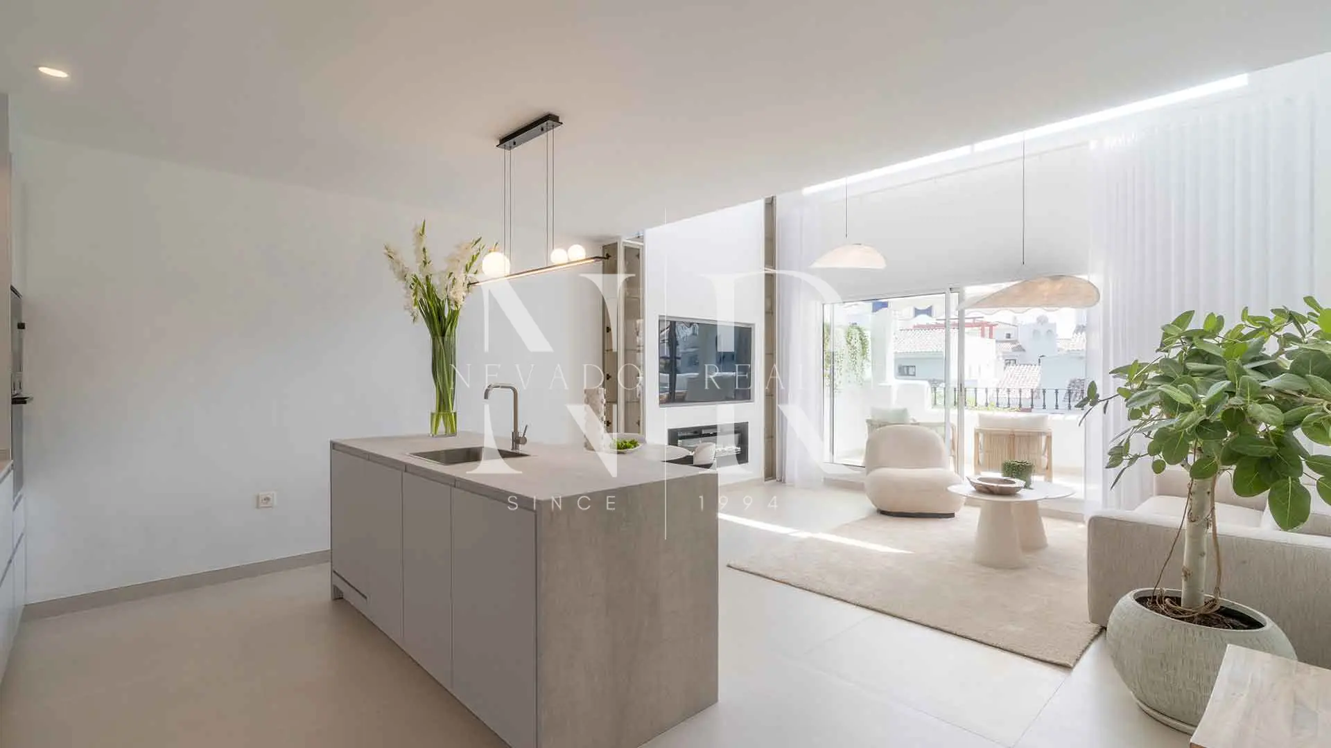 Completely refurbished penthouse in Cortijo Blanco for sale