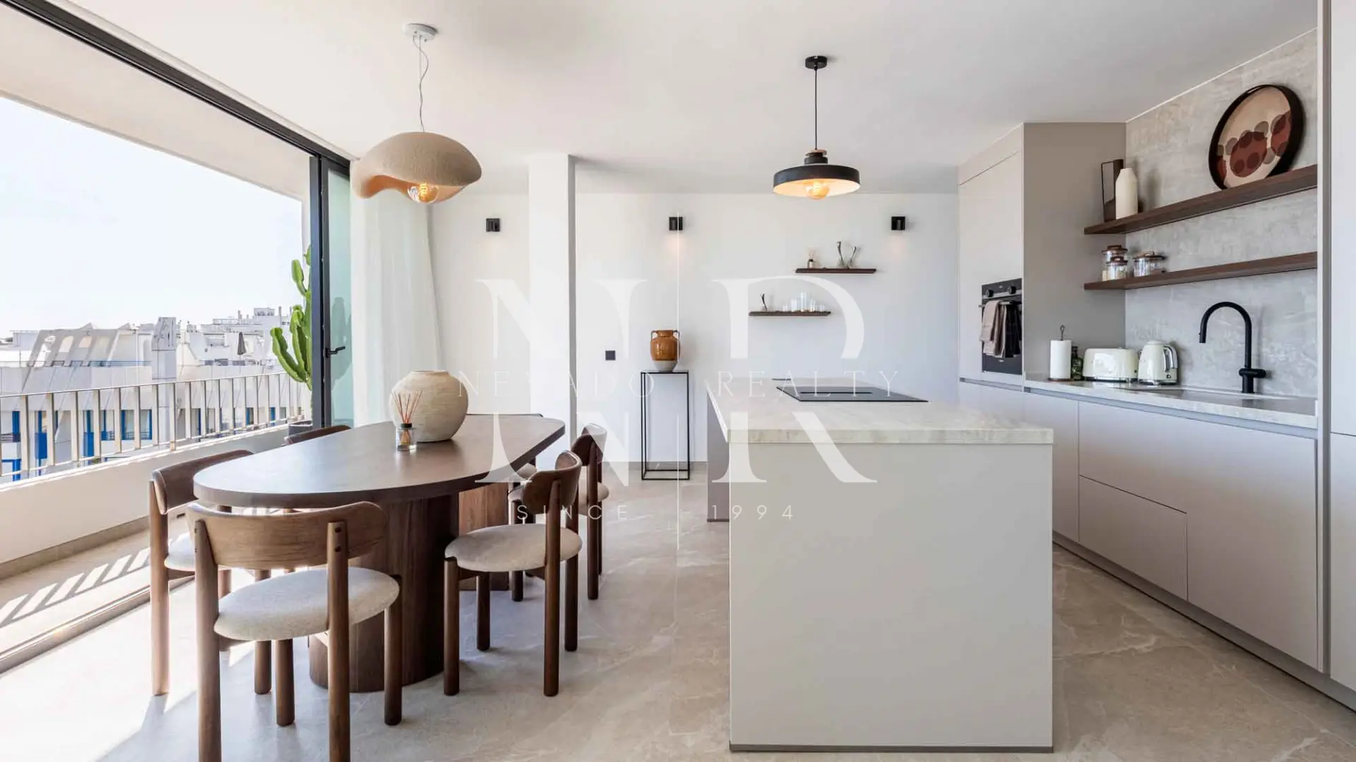 Penthouse in Marbella Center, completely renovated for sale.