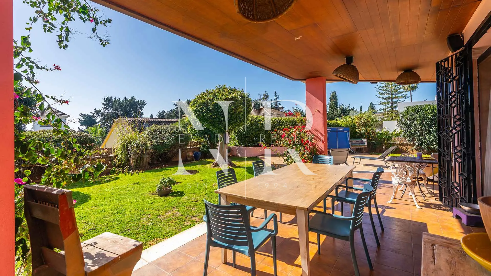 Villa para reformar con vistas al mar en Huerta Belón en venta.