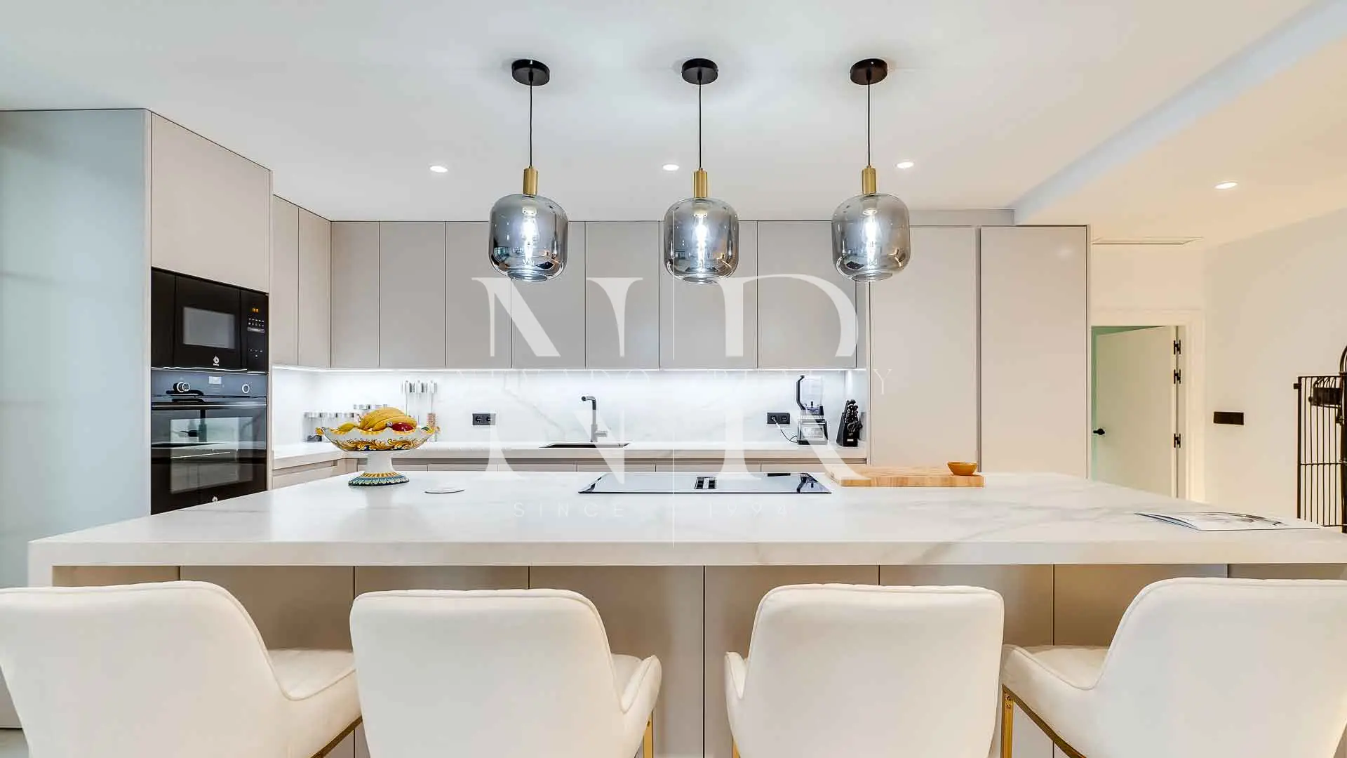 Golden Mile apartment with large terrace for sale