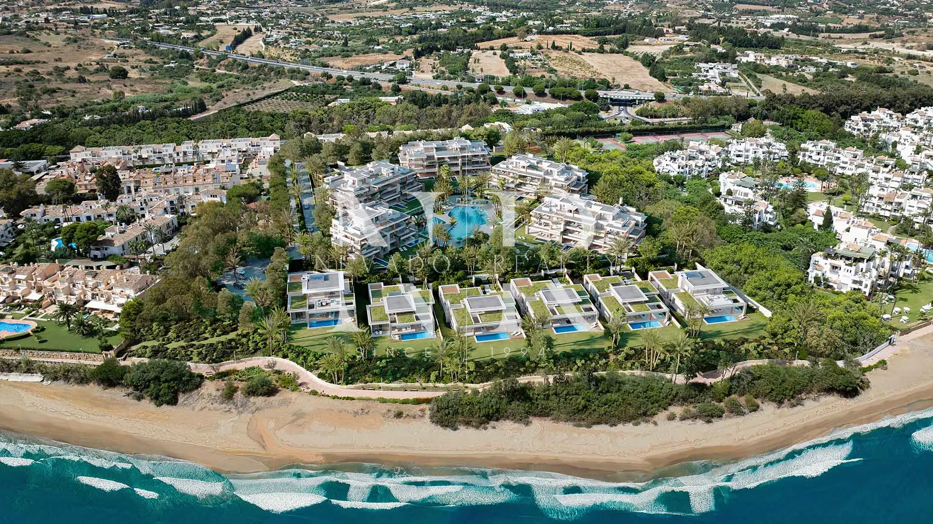 Beachfront apartment in Estepona with private pool under construction