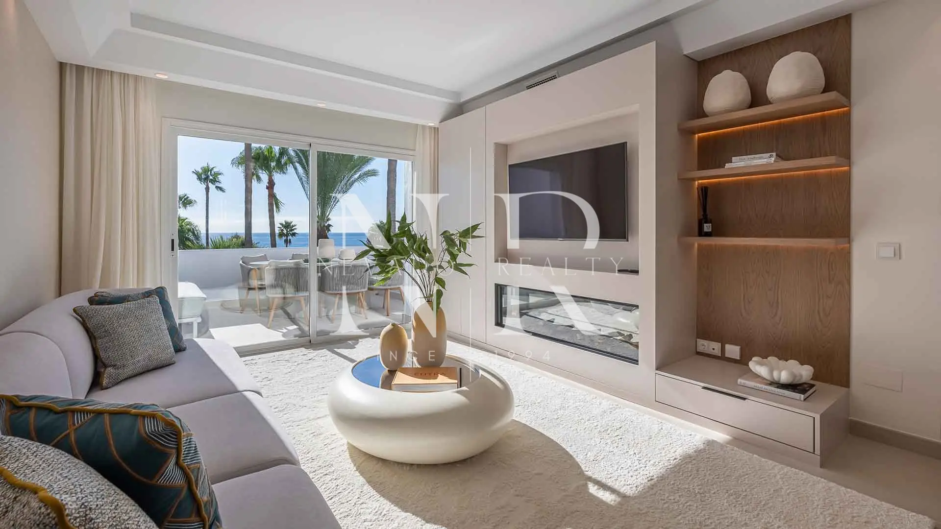 Apartamento en Urbanización Costalita del Mar en primera línea de playa en venta