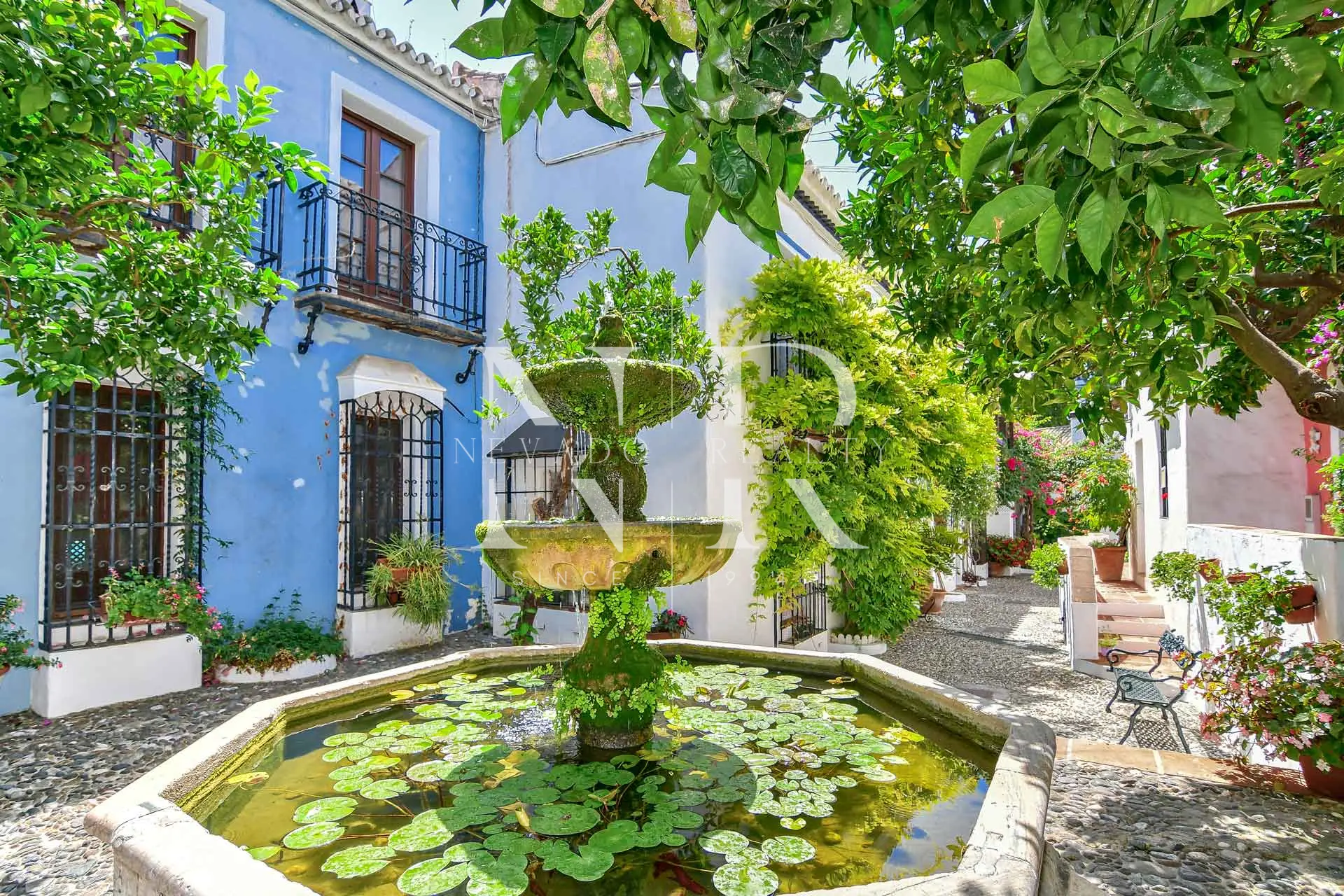 Townhouse for sale in La Virginia Urbanization