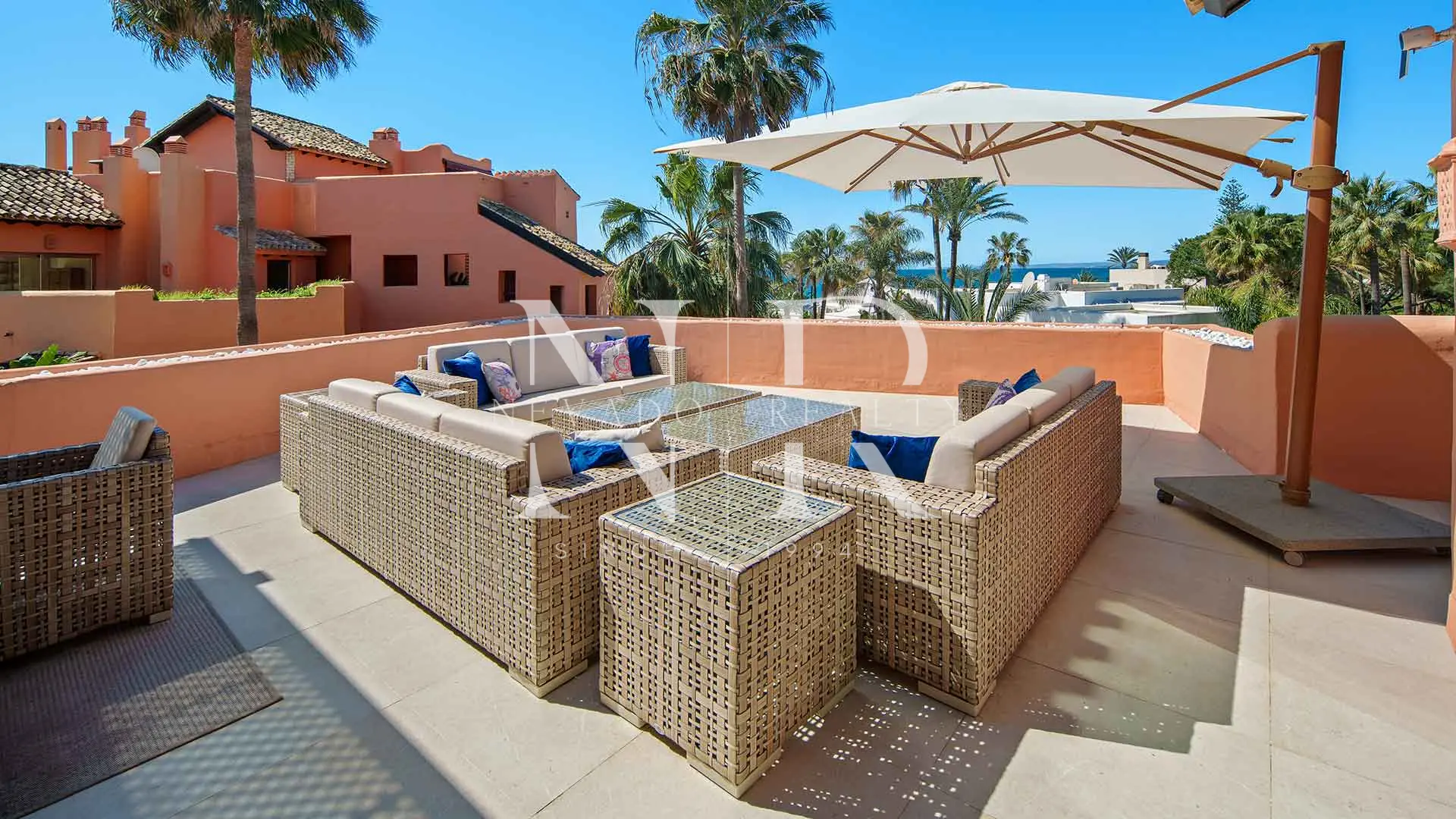 Beachfront Duplex Penthouse for sale in La Morera Playa, Marbella