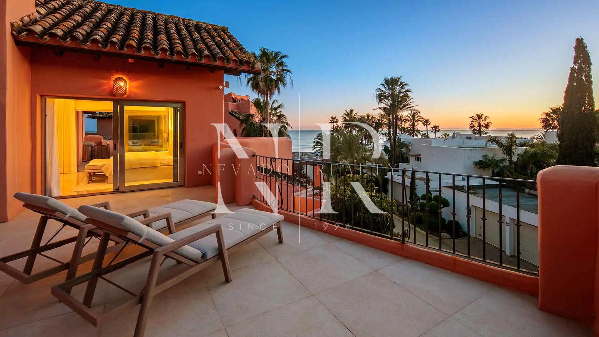 Beachfront Duplex Penthouse for sale in La Morera Playa, Marbella