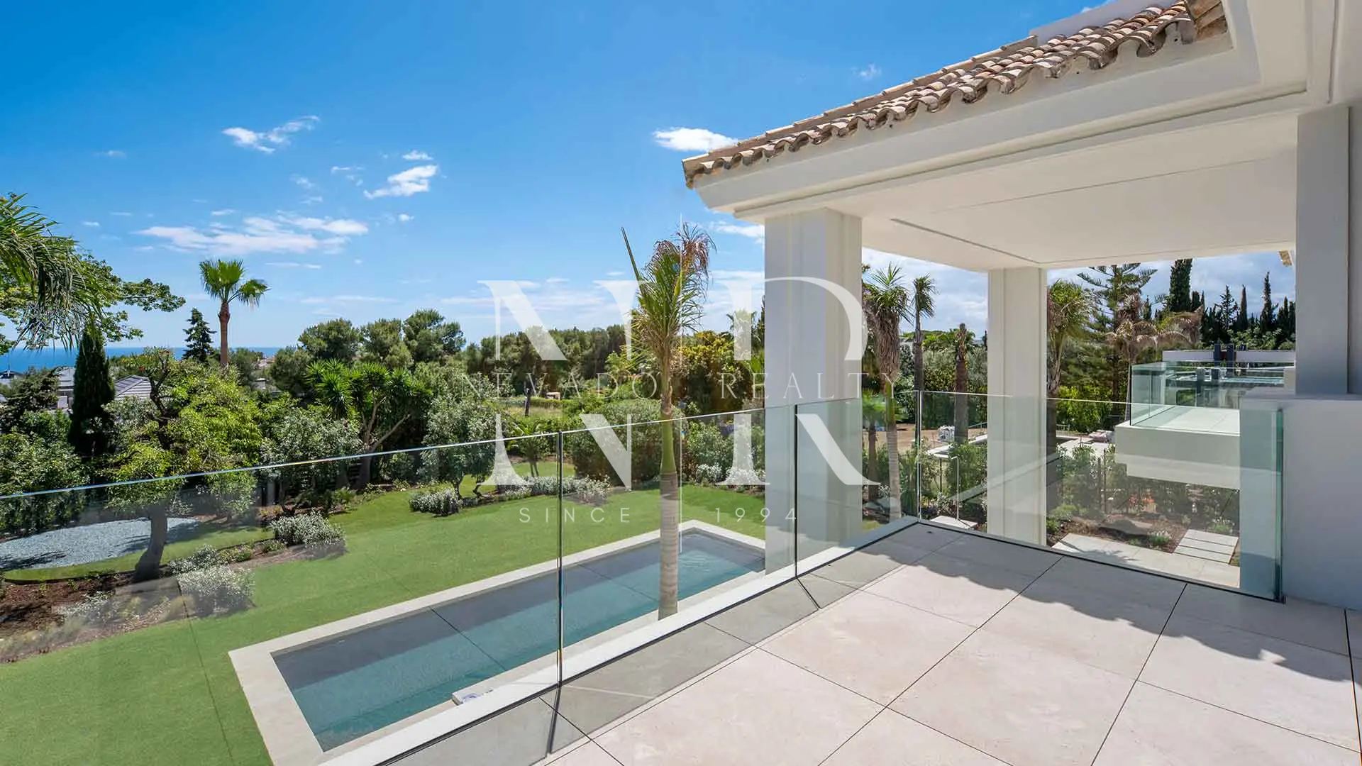 Sea-view villa in Rocío de Nagüeles for sale