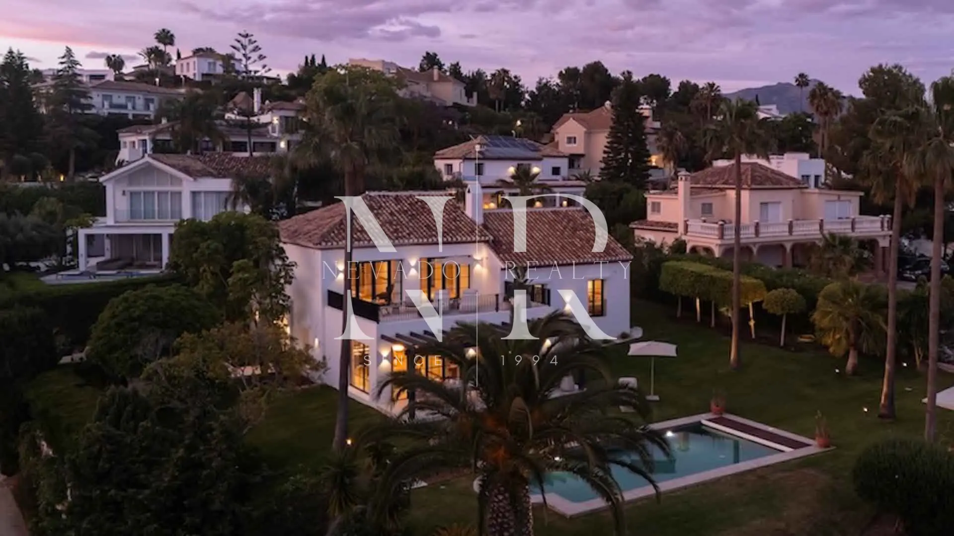 Sea View Villa in El Paraíso Alto, Benahavís for sale