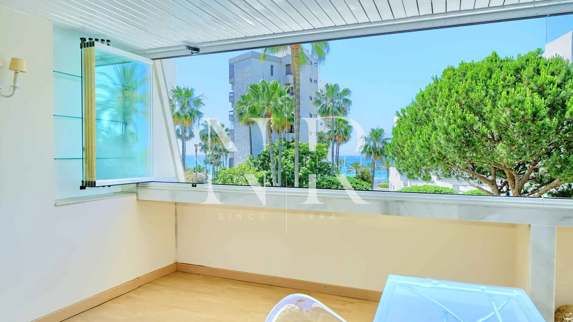 Apartment with sea views for sale in Marbella centre