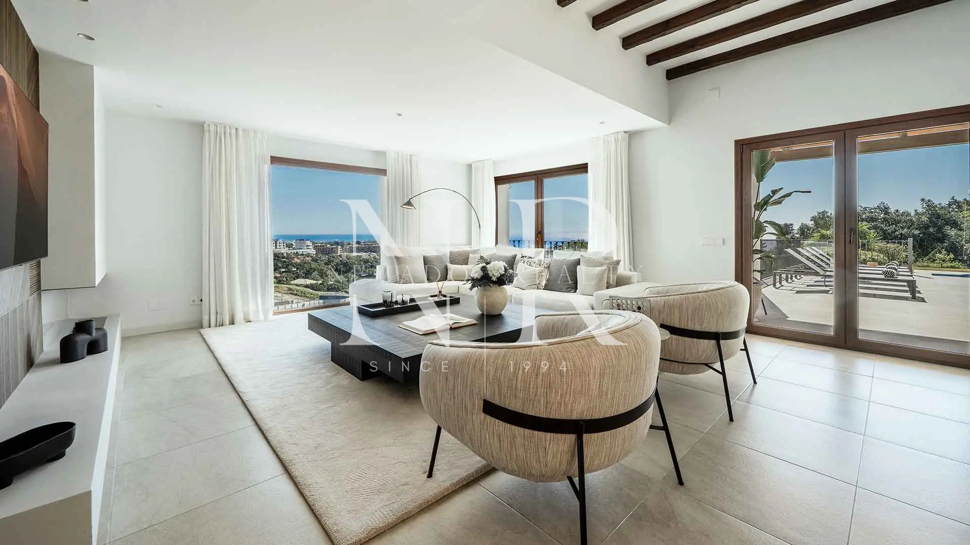 Villa en Estepona con vistas panorámicas al mar en venta