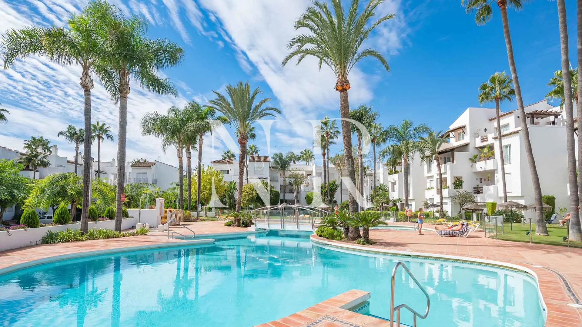 Renovated beachfront flat in Costalita Estepona for sale