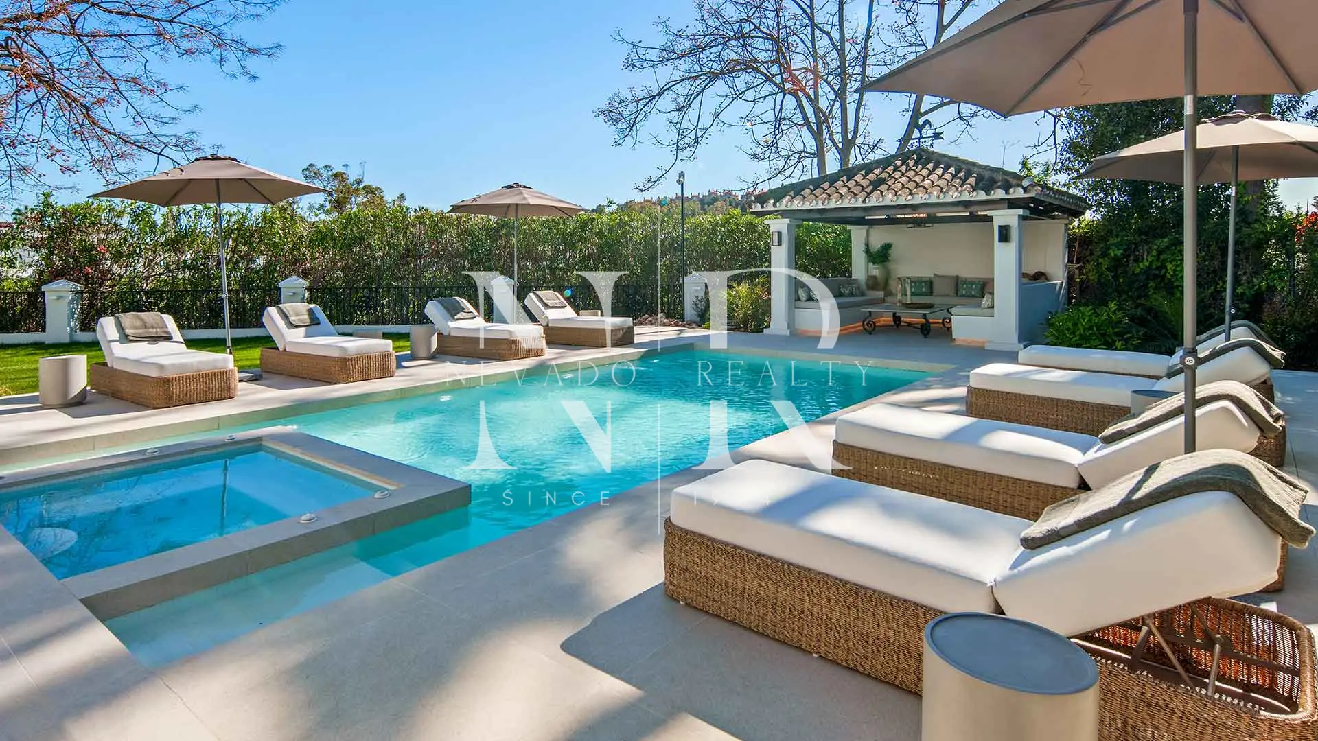 Villa en première ligne de golf à Los Naranjos Golf Club, Nueva Andalucía, à vendre