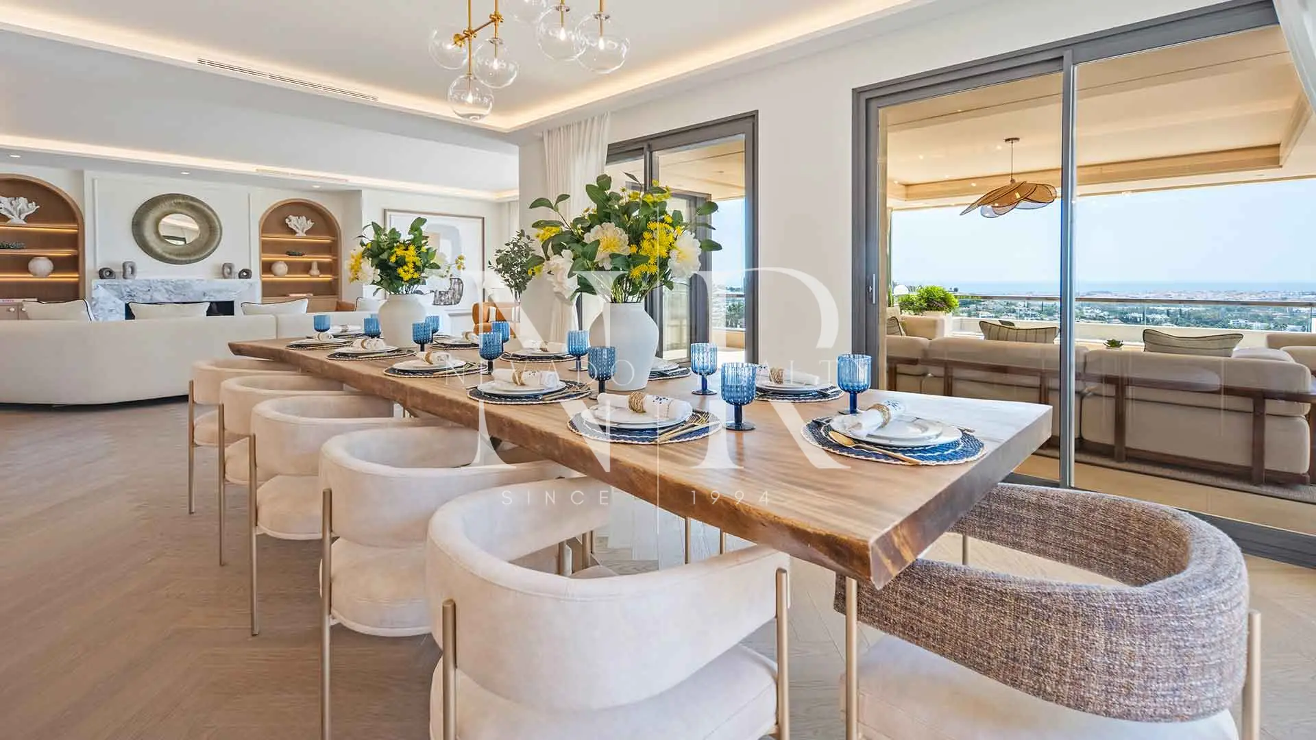 Penthouse with sea views for sale in Nueva Andalucía