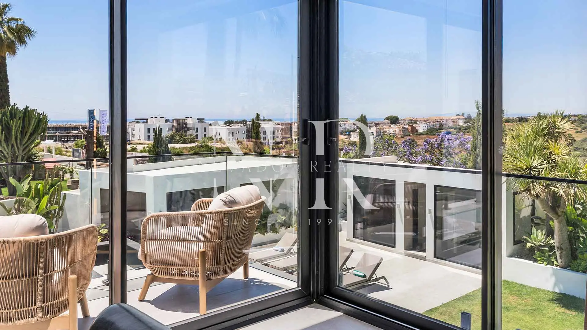 Contemporary villa with Panoramic Rooftop in Bel Air, Estepona for sale