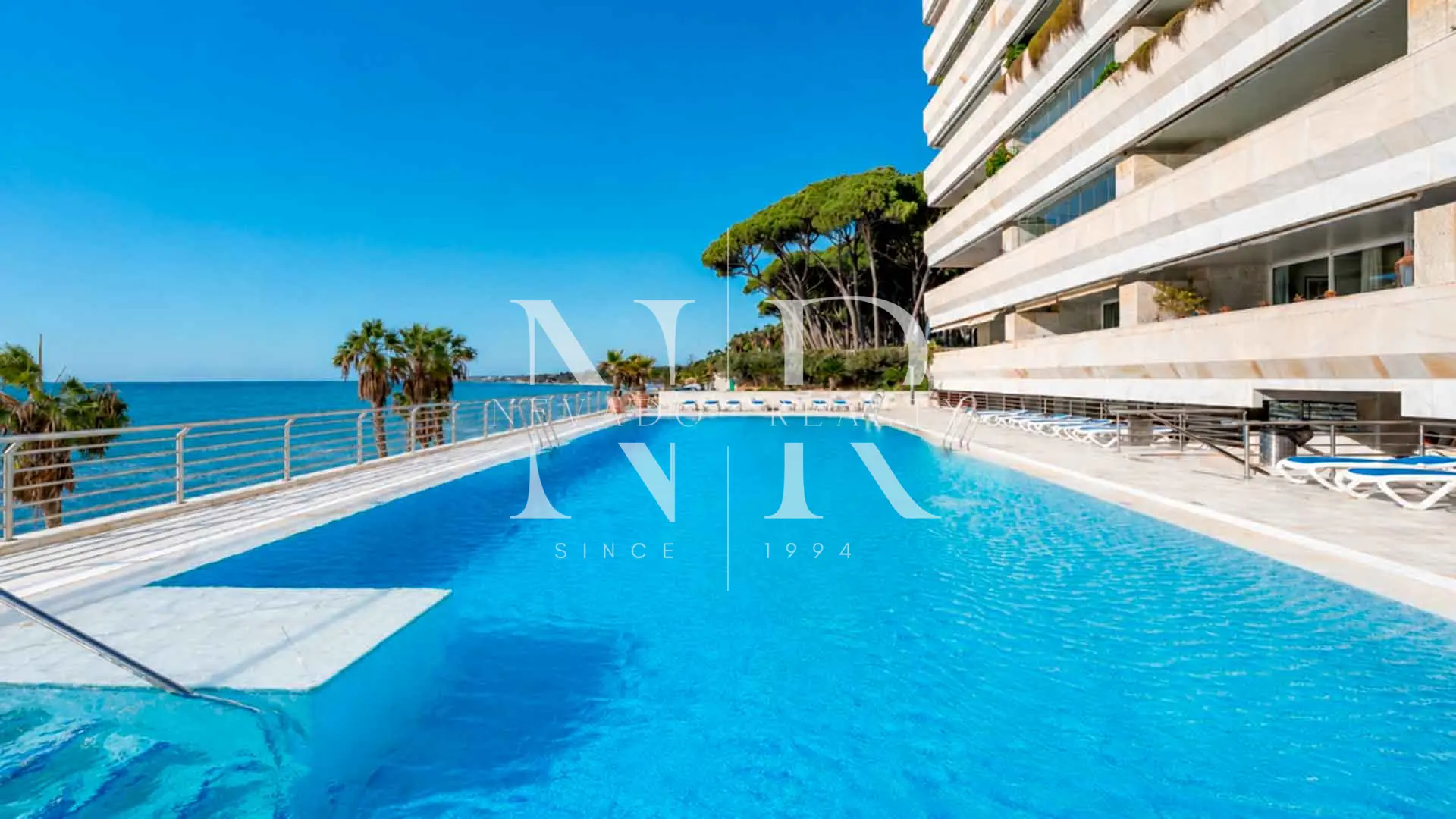 Beachfront apartment for sale in Marina Mariola, Marbella