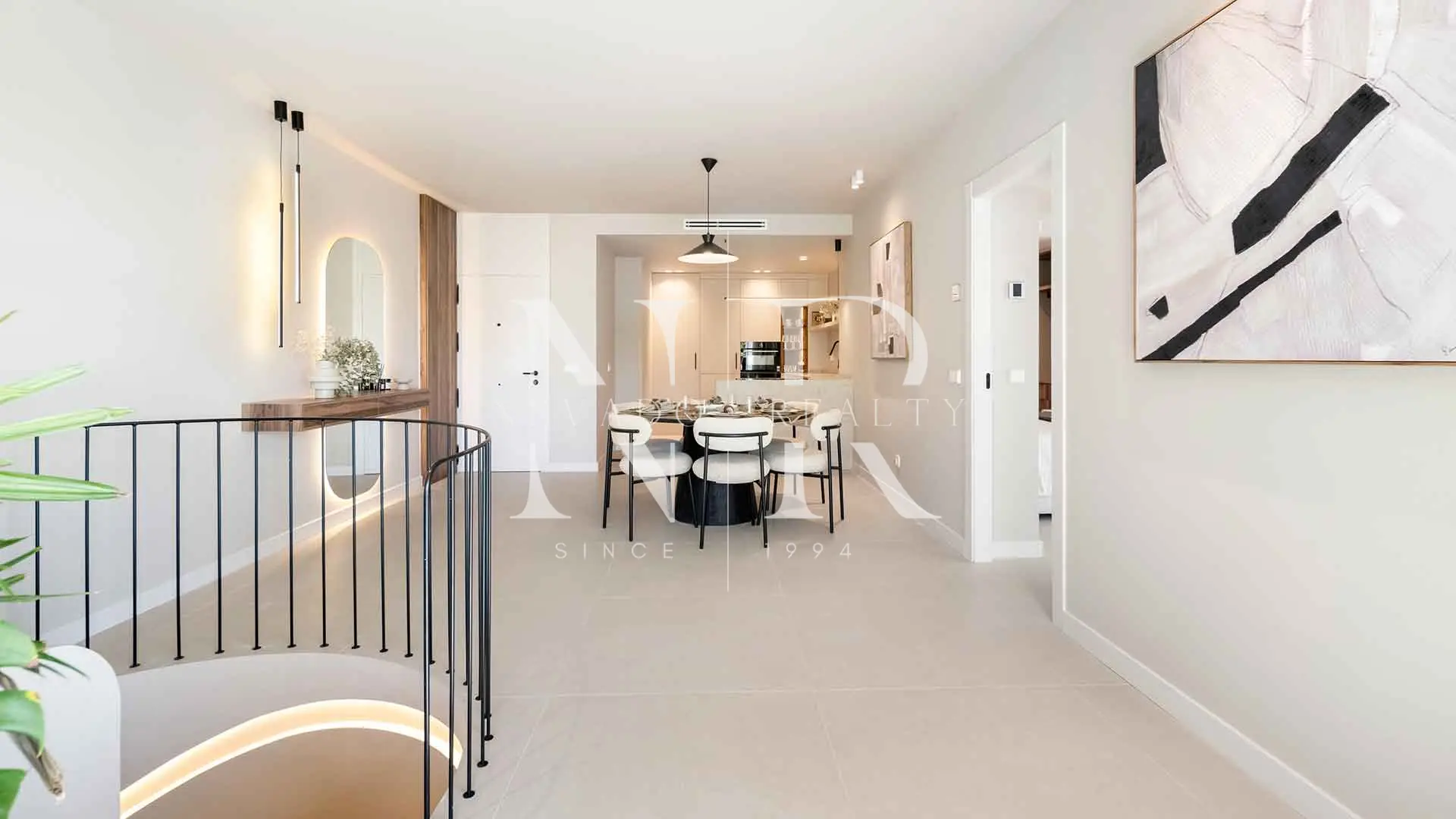 Apartment with views of La Quinta Golf & Country Club, Benahavís, for sale