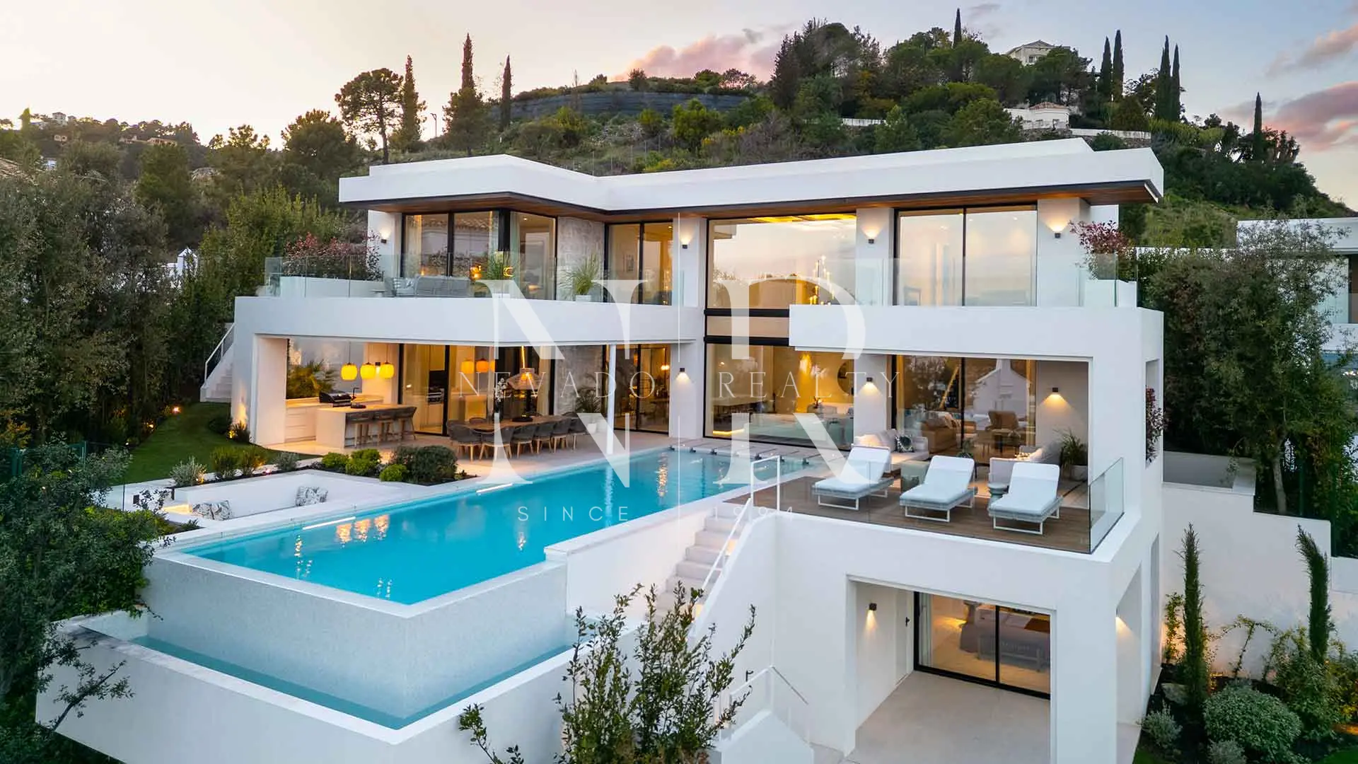 Villa with sea views in La Quinta, Benahavís for sale