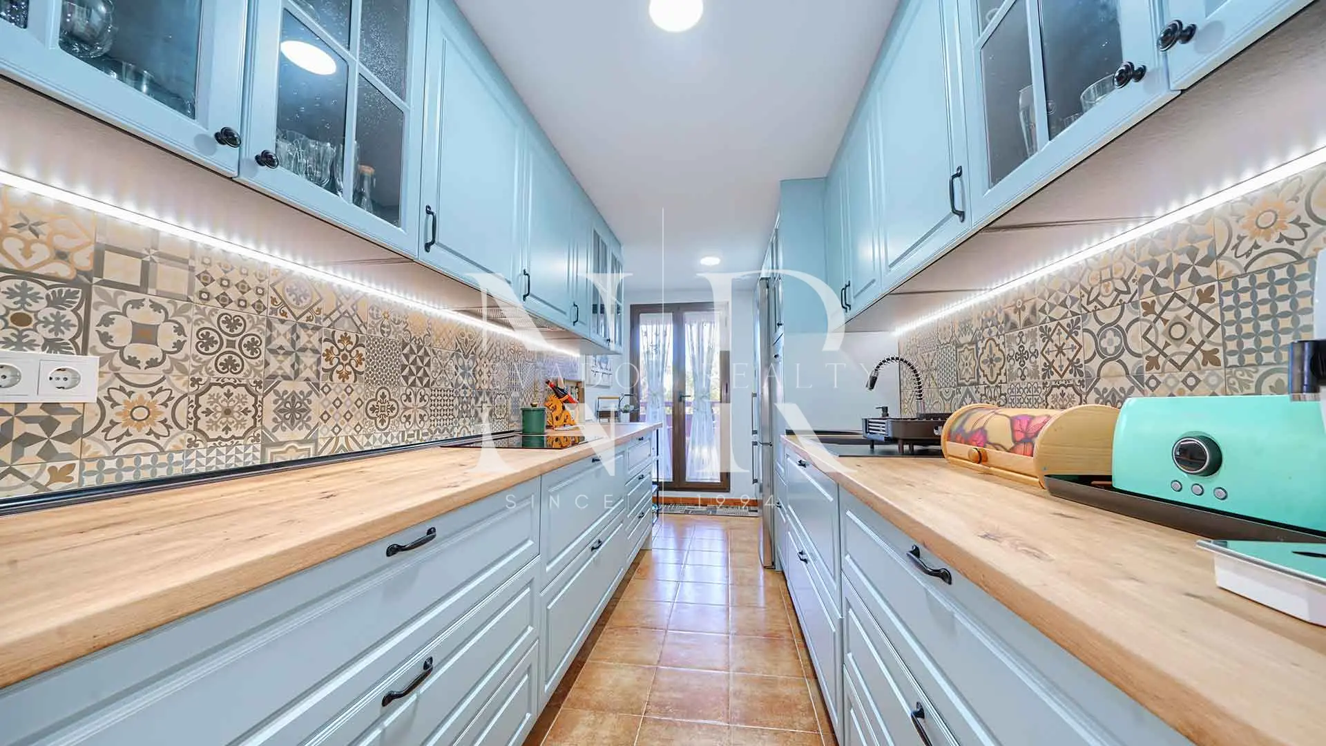 Appartement au rez-de-chaussée dans l'urbanisation Costa Nagueles III avec jardin privé à vendre