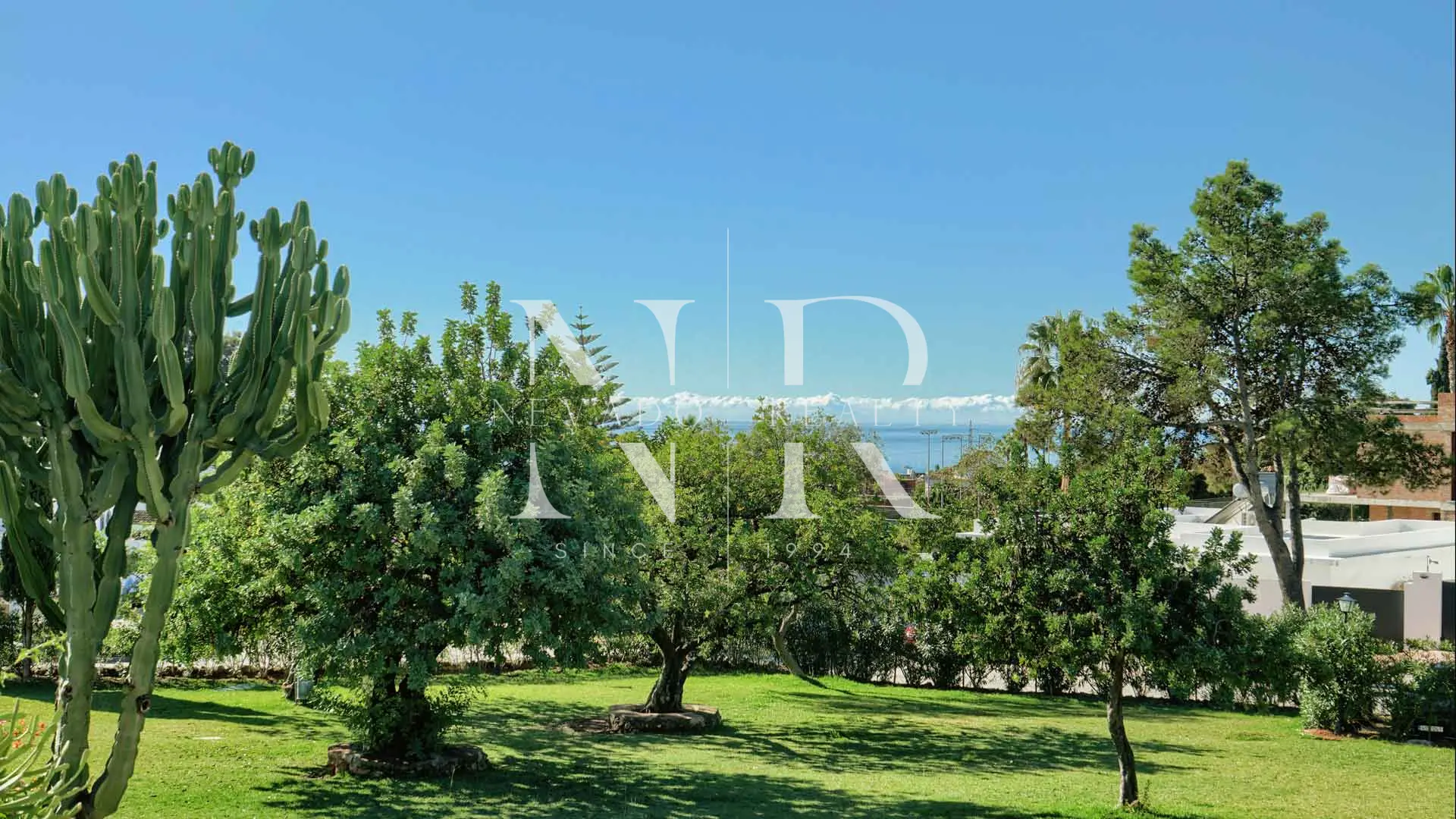 Flat in Urbanization Las Cancelas totally refurbished for sale