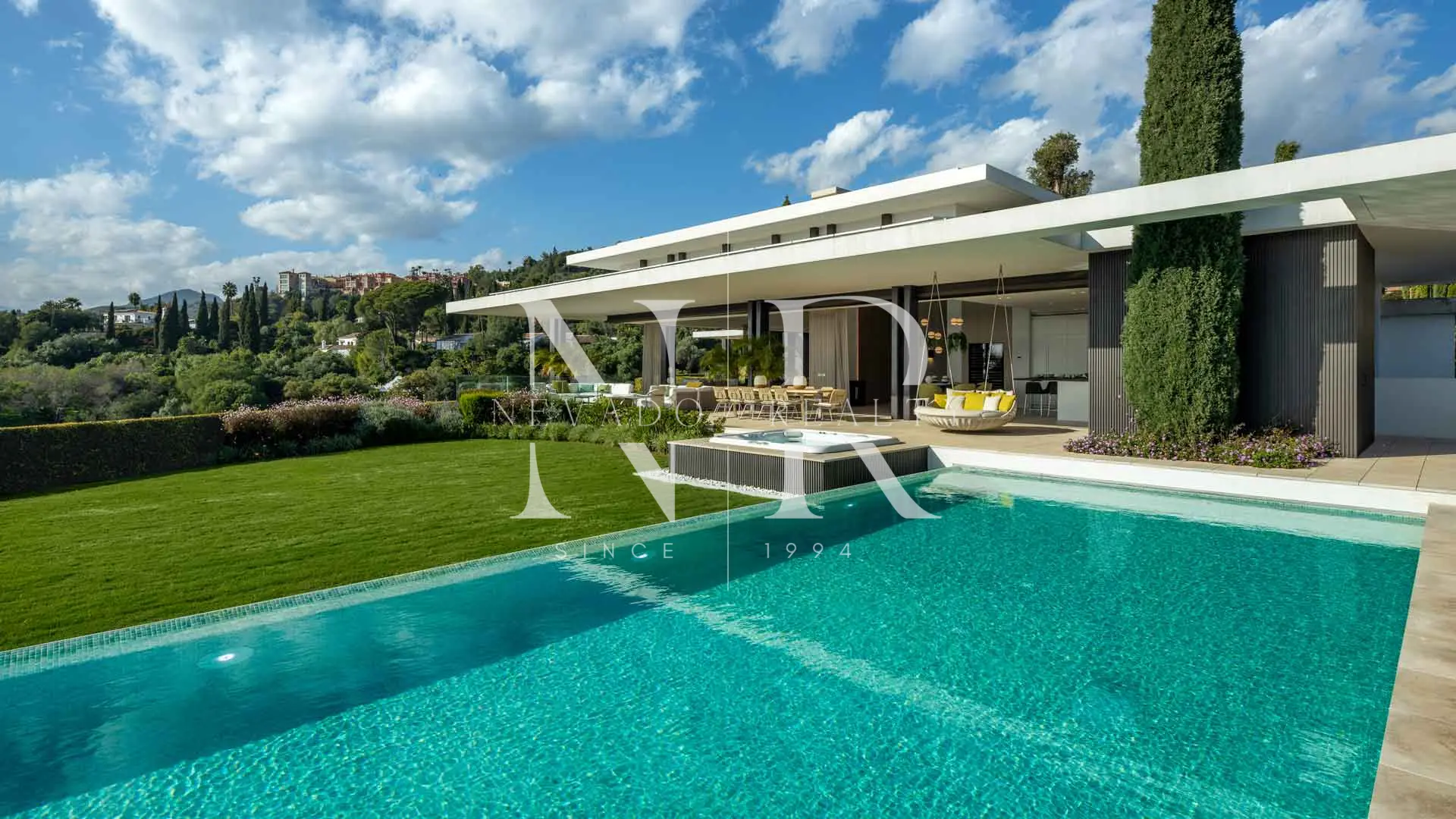 Villa in The Hills urbanization with panoramic sea views for sale