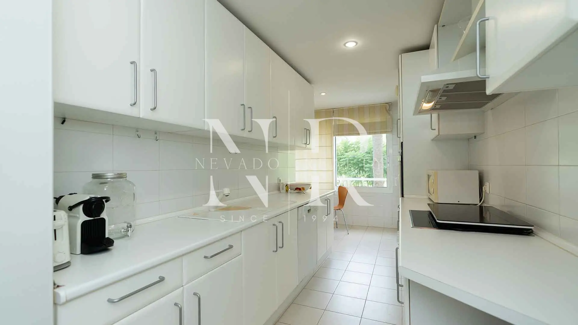 Apartamento frontal al mar en los Granados Playa de Estepona a la venta