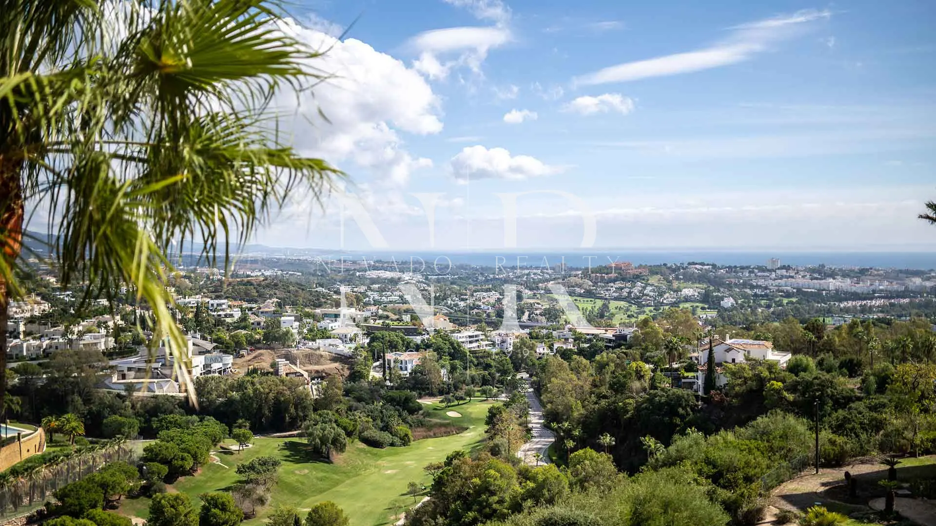 Ático en Urbanización de Buenavista de La Quinta con vistas panorámicas al mar en venta
