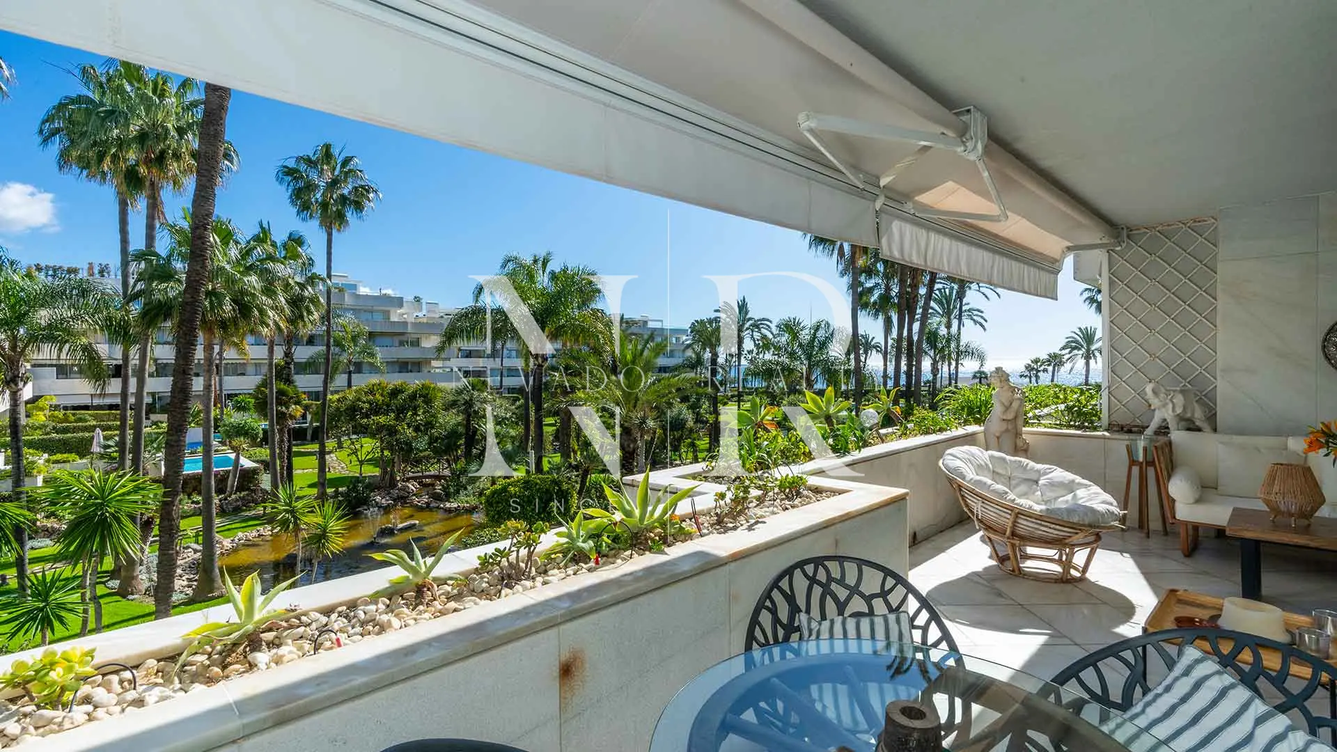 Appartement en bord de mer à Los Granados de Banús I à vendre