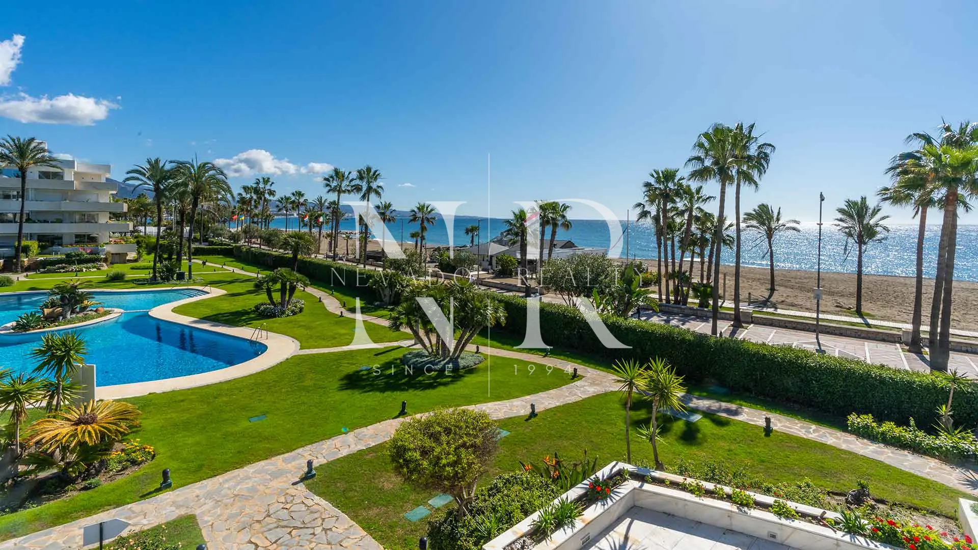 Appartement en bord de mer à Los Granados de Banús I à vendre