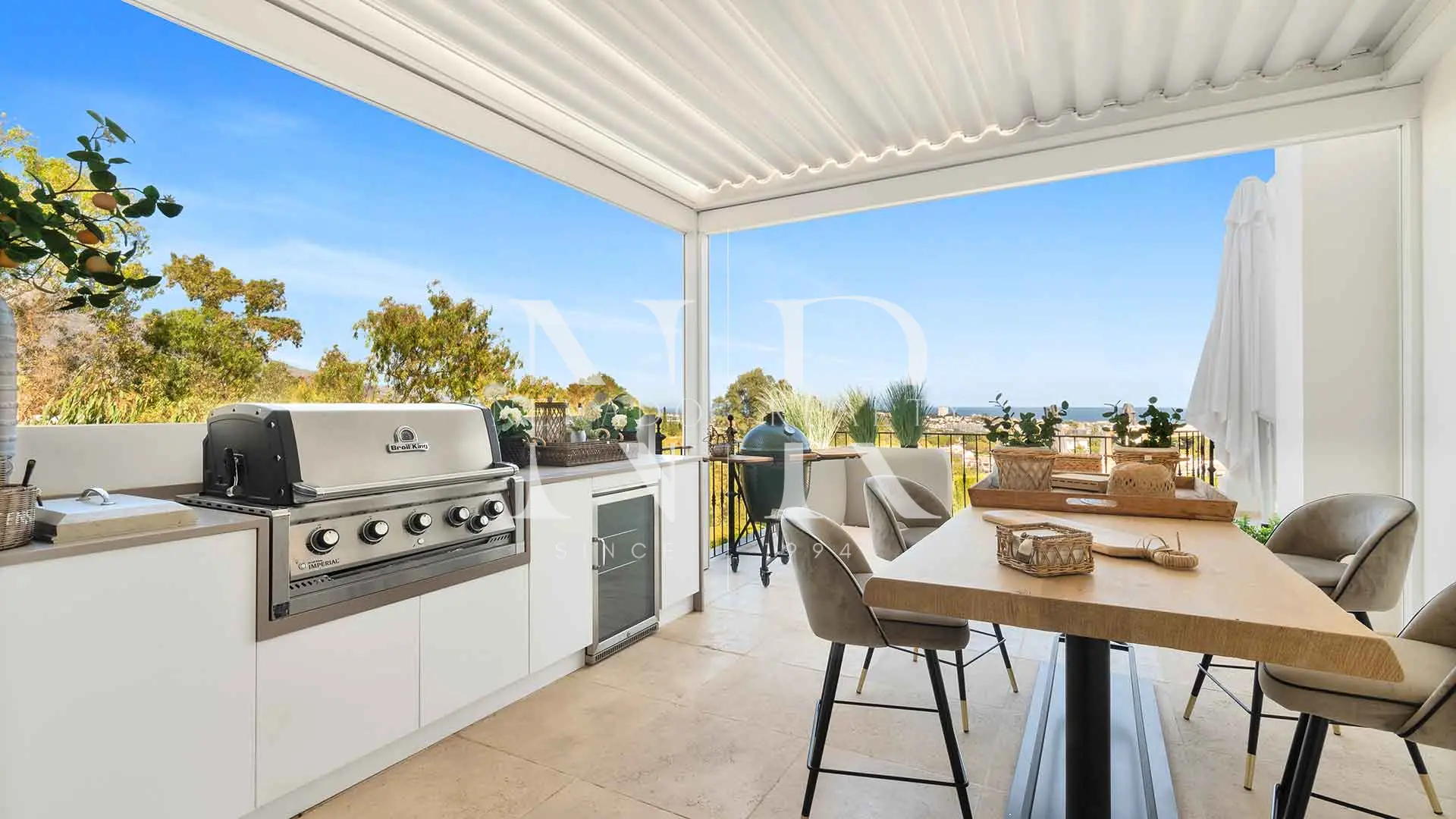 Villa à El Herrojo avec vue panoramique sur la mer à vendre