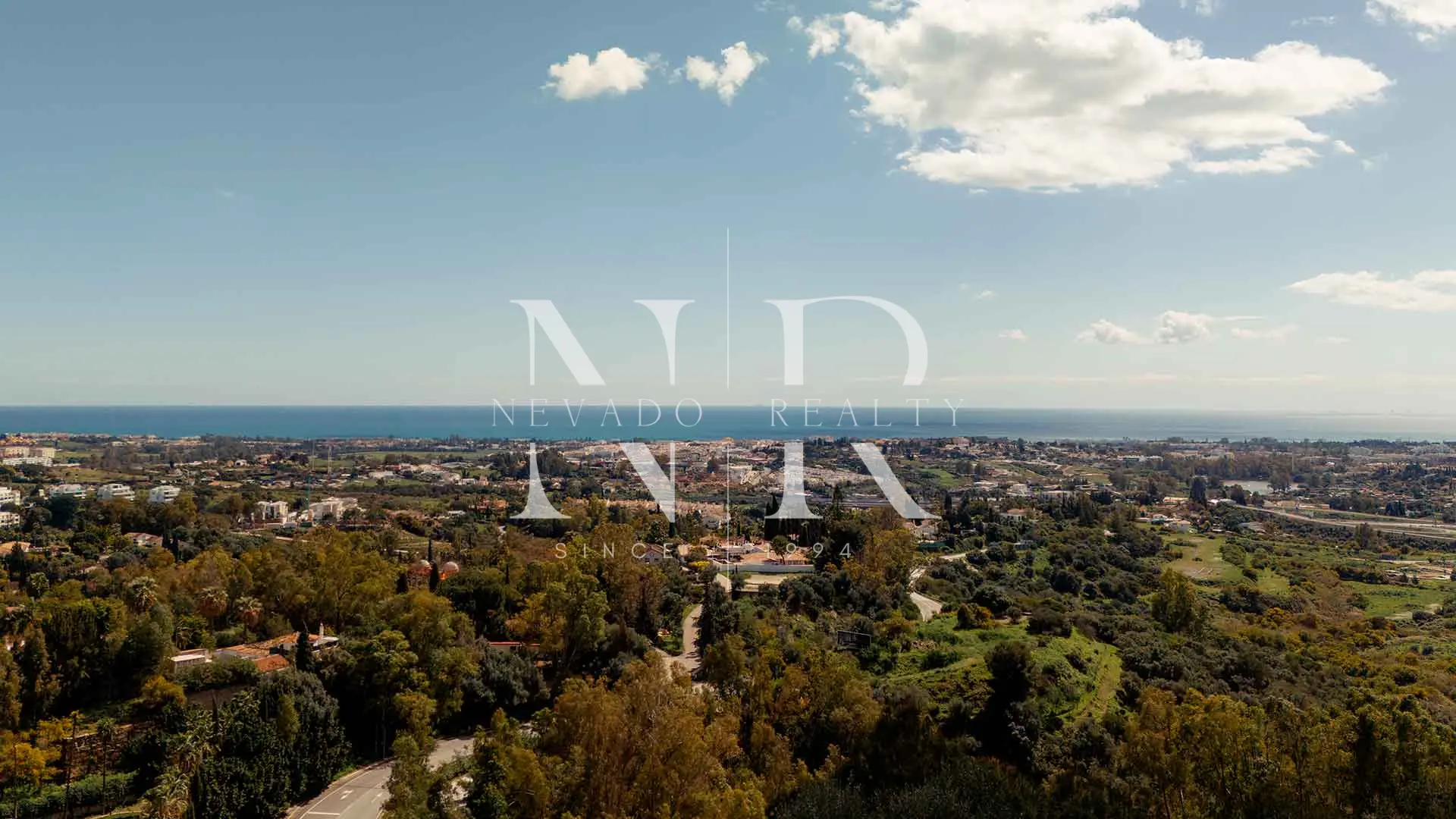 Flat in Urbanisation Monte Halcones with panoramic sea views for sale