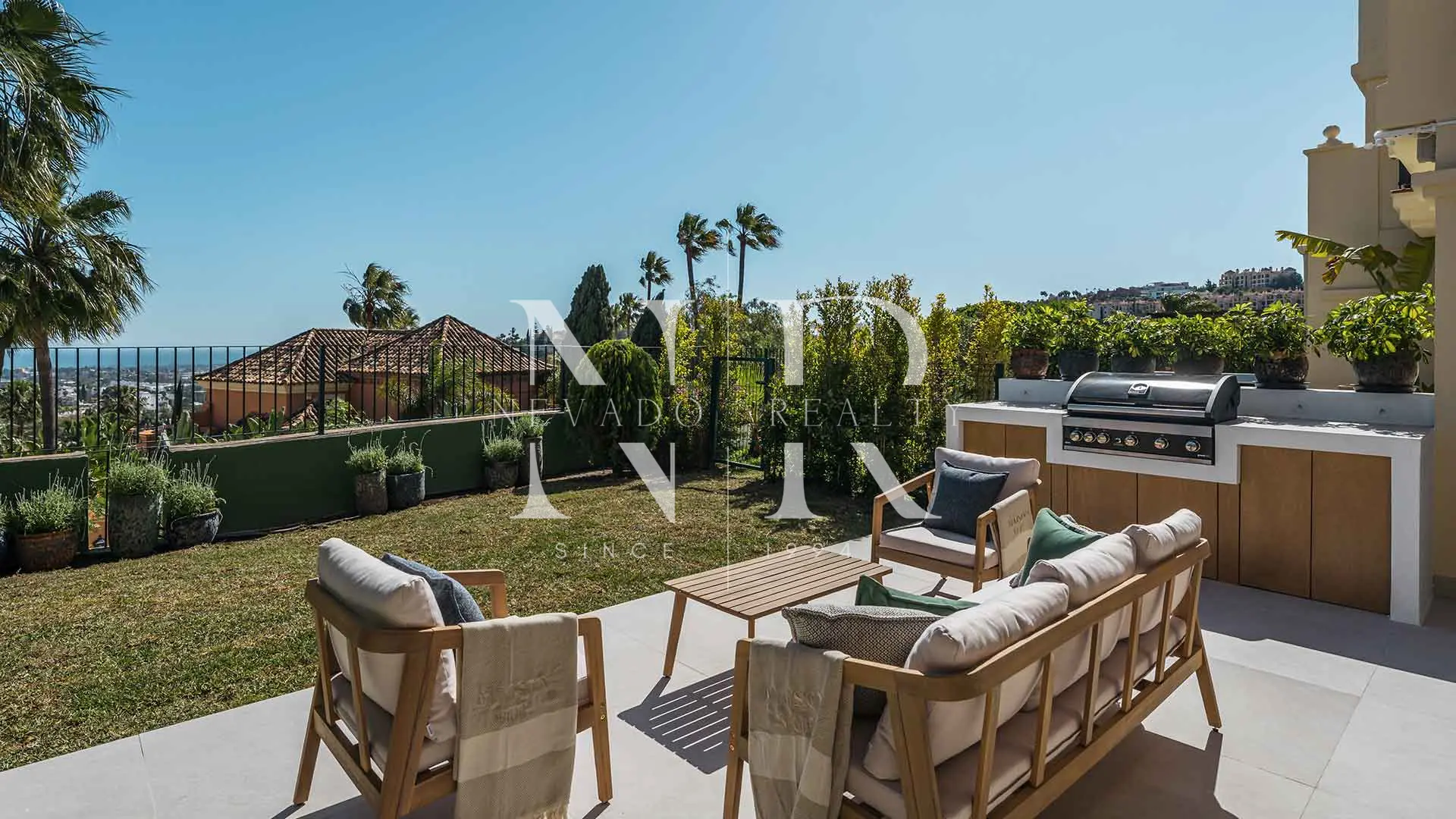 Completely renovated townhouse in La Quinta Hills for sale