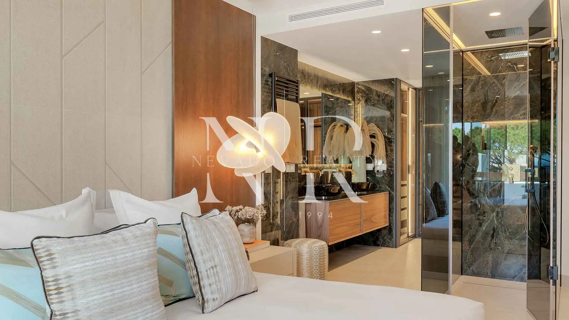 Frontline beach flat for sale in Urbanization Palm Beach
