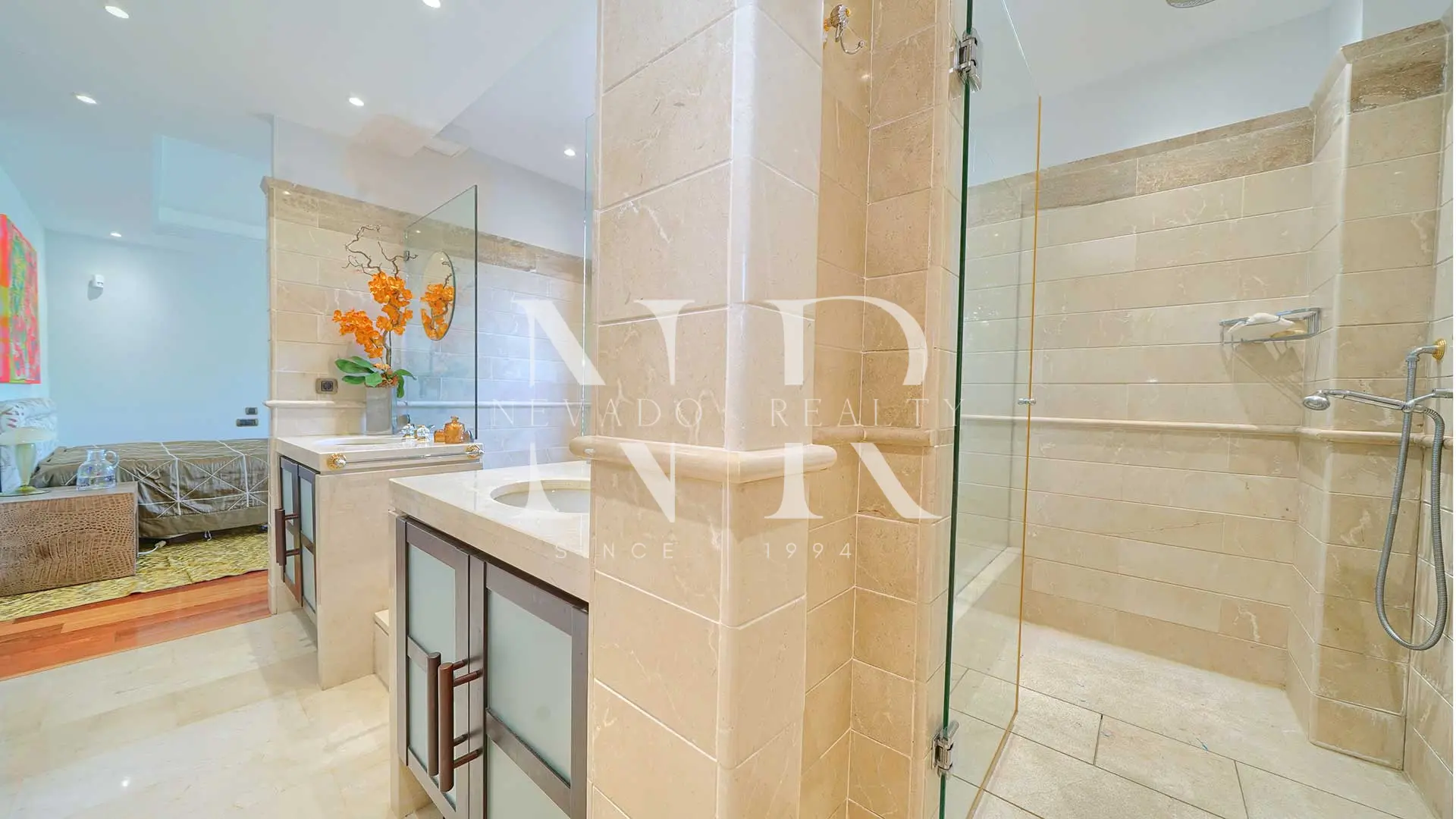 Appartement en urbanisation à Laguna de Banus en bord de mer à vendre