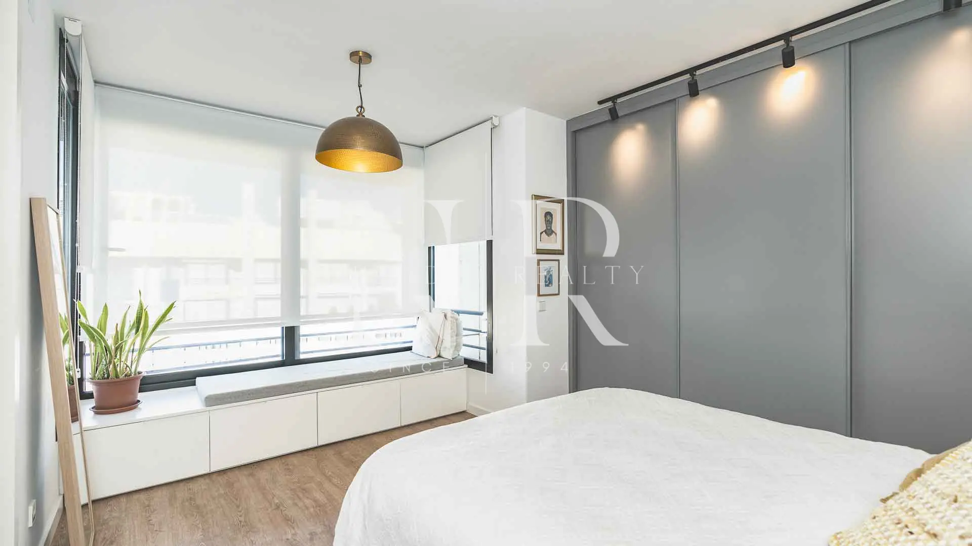 Penthouse in Marbella House urbanization with sea views for sale