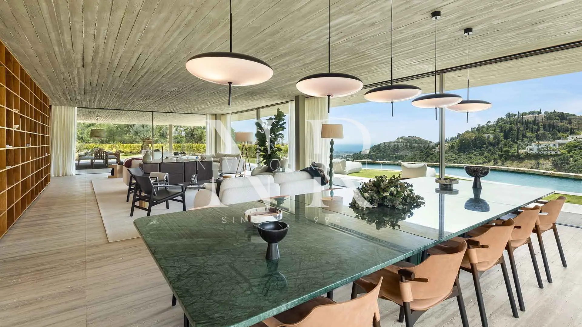 Villa à El Madroñal avec vue panoramique sur la mer et les montagnes à vendre