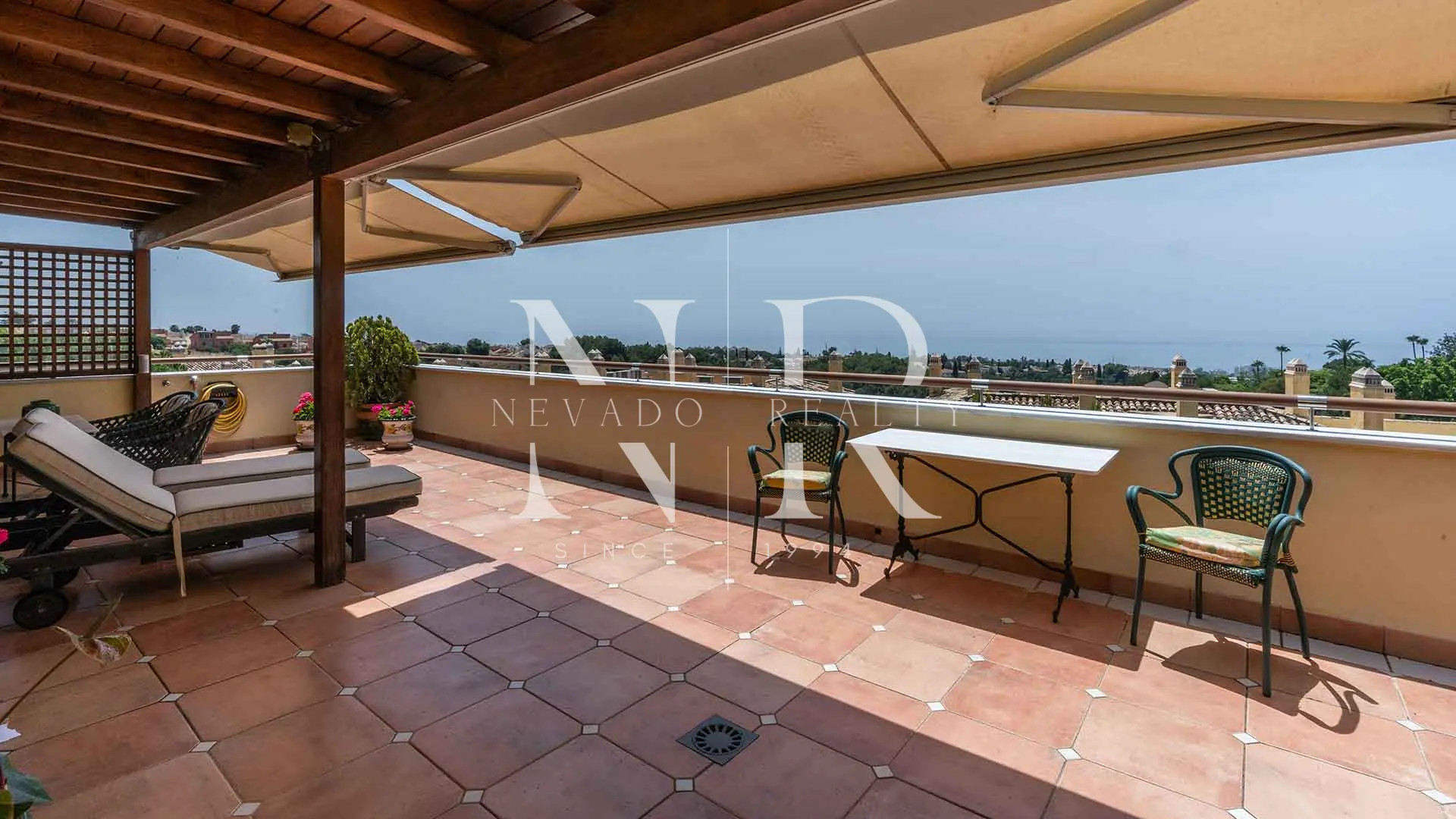 Penthouse à vendre dans le lotissement Condado de Sierra Blanca avec vue panoramique sur la mer