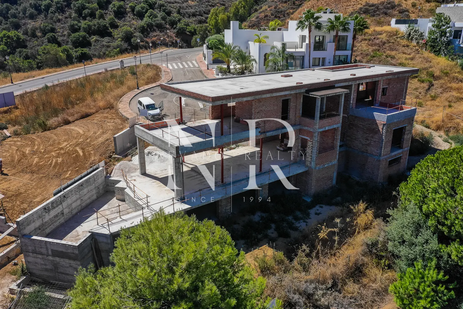 VILLA ON THE FRONT LINE OF THE GOLF COURSE UNDER CONSTRUCTION IN LA CALA GOLF RESORT - MIJAS COSTA