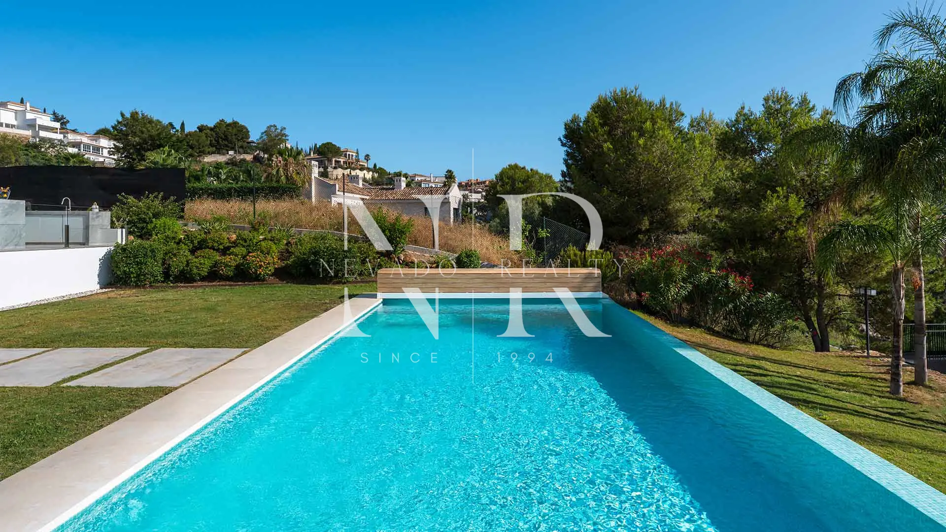 Villa à Elviria en première ligne de golf à vendre