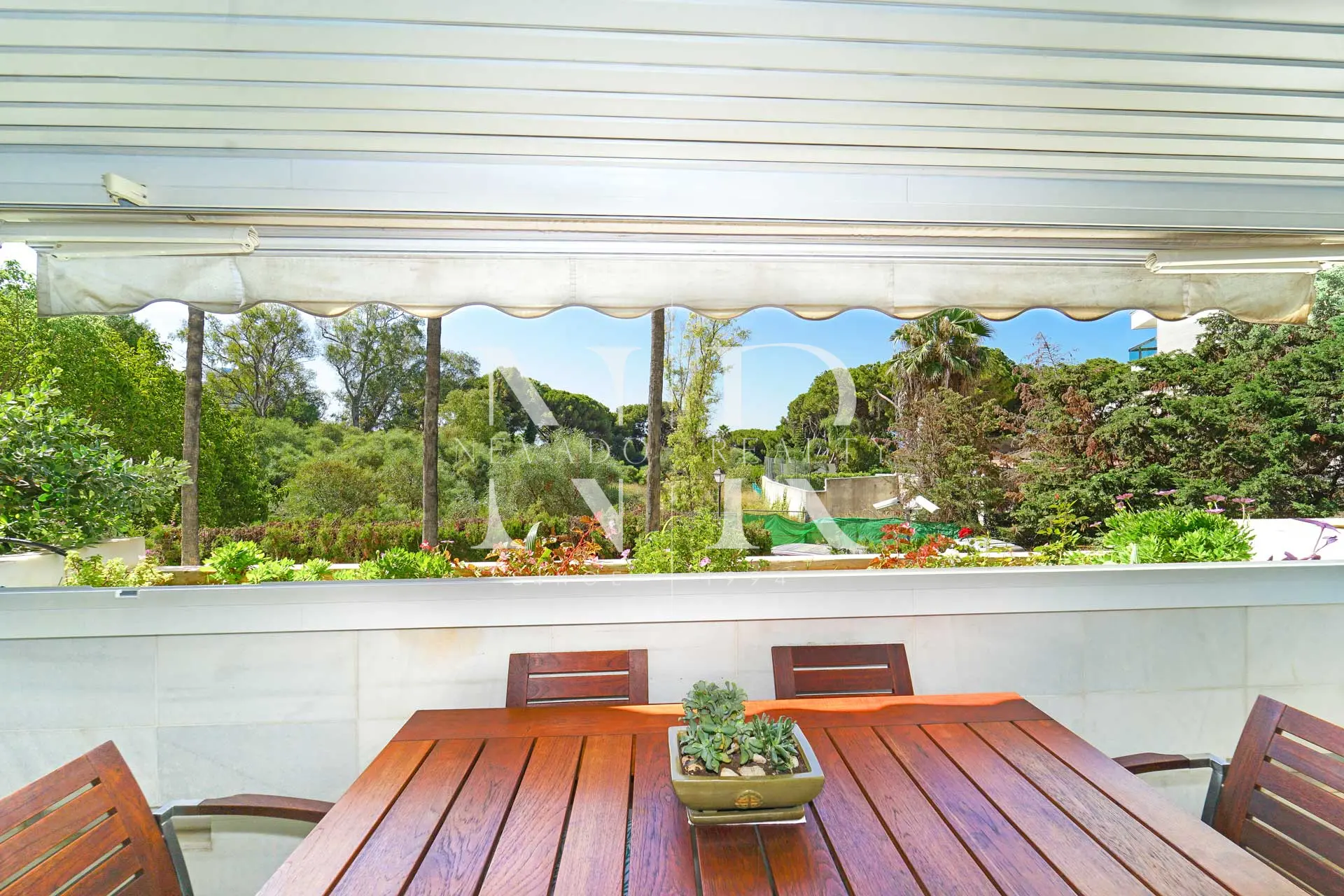 Apartment in Jardín del Mediterráneo on the beachfront for sale