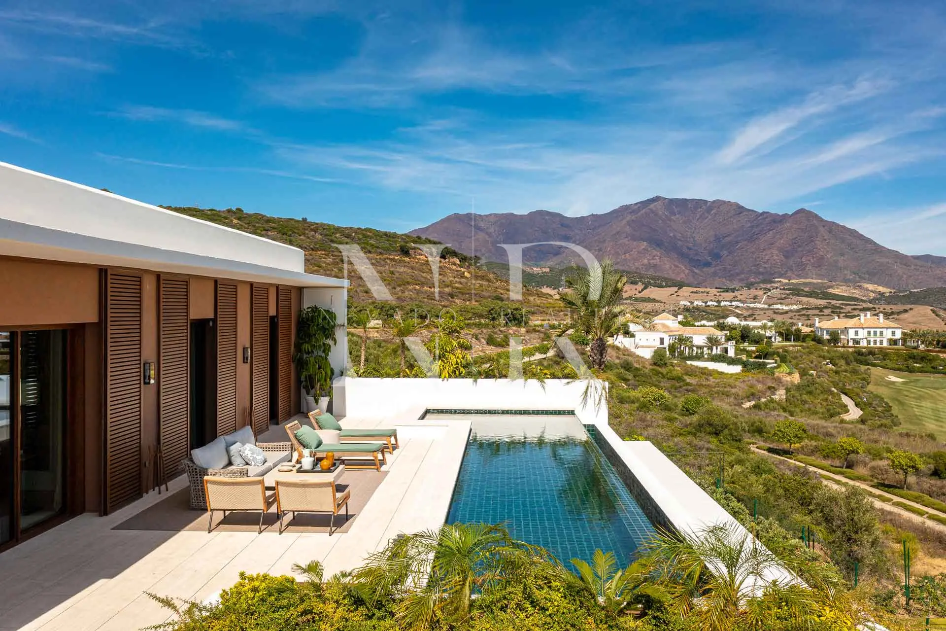 Villa en Finca Cortesín con vistas panorámicas al mar en Casares en venta