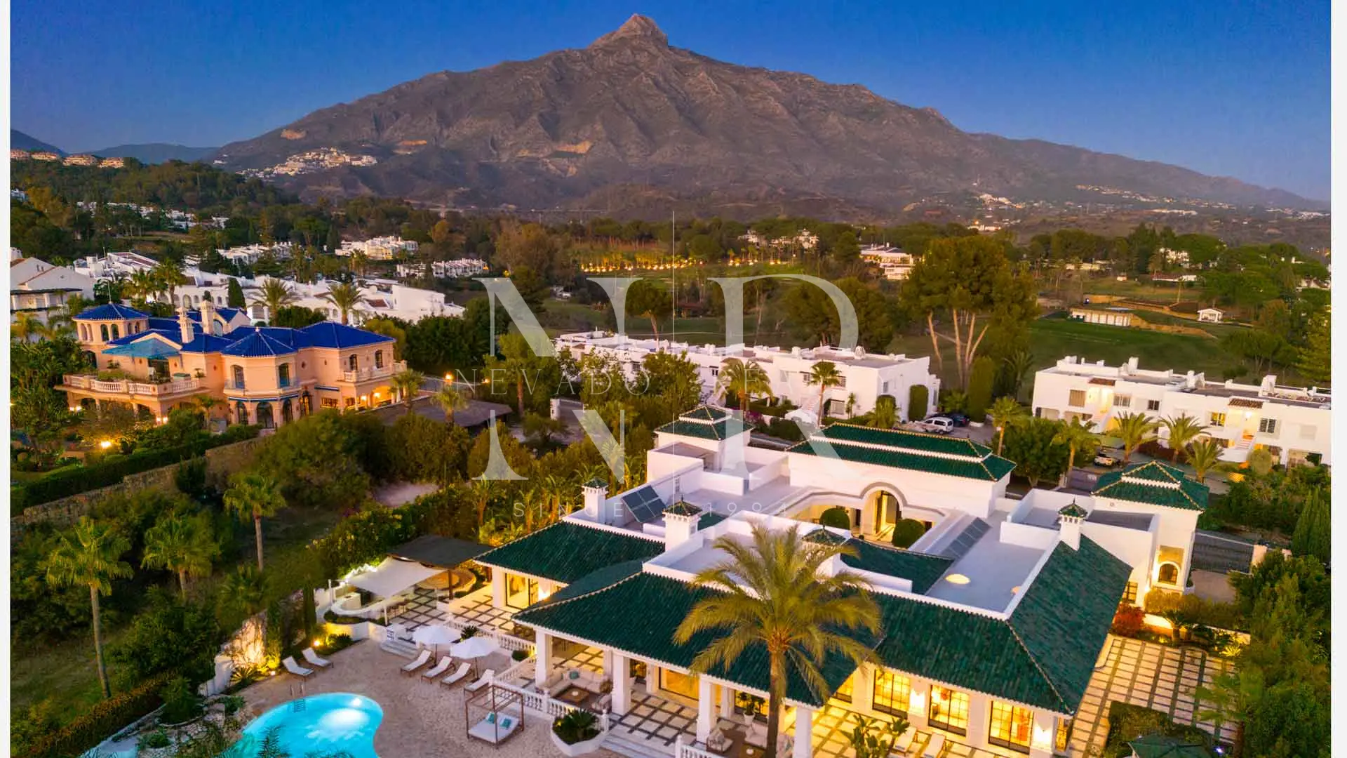 Villa in Nueva Andalucia in Moorish Andalusian style for sale