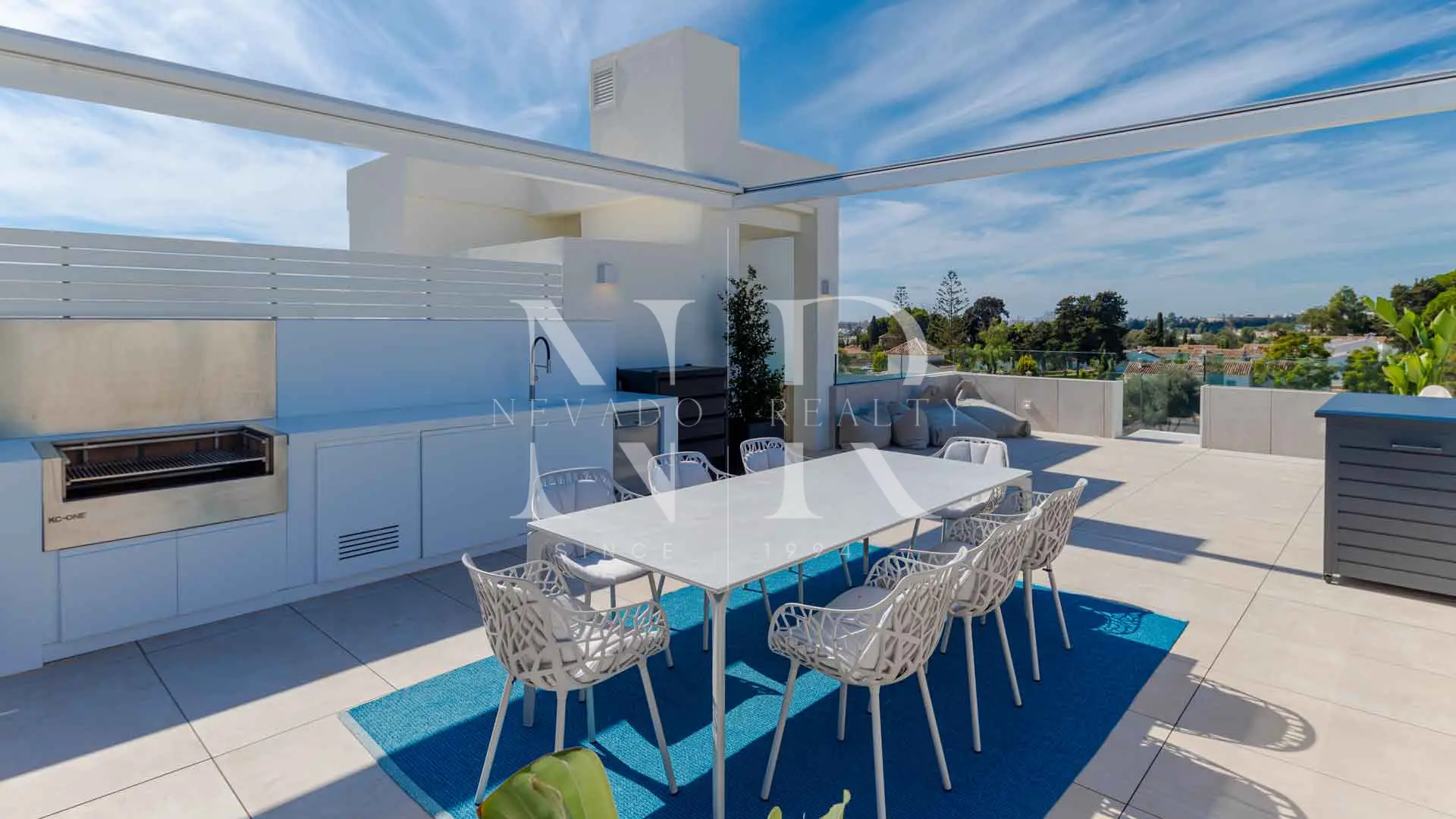 Penthouse in Golden Mile with sea views for sale