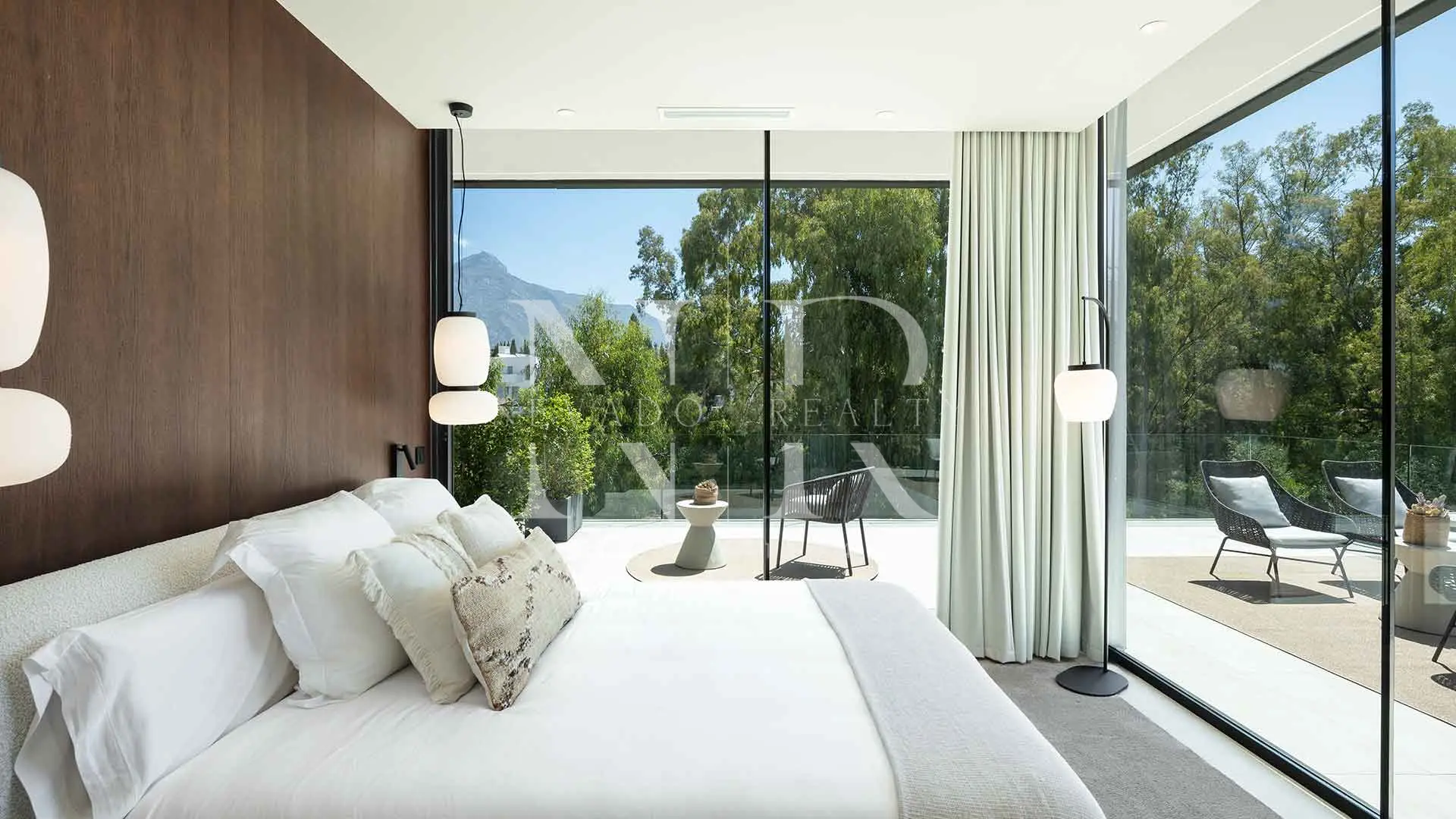 Villa à Nueva Andalucia près de la vallée du golf à vendre