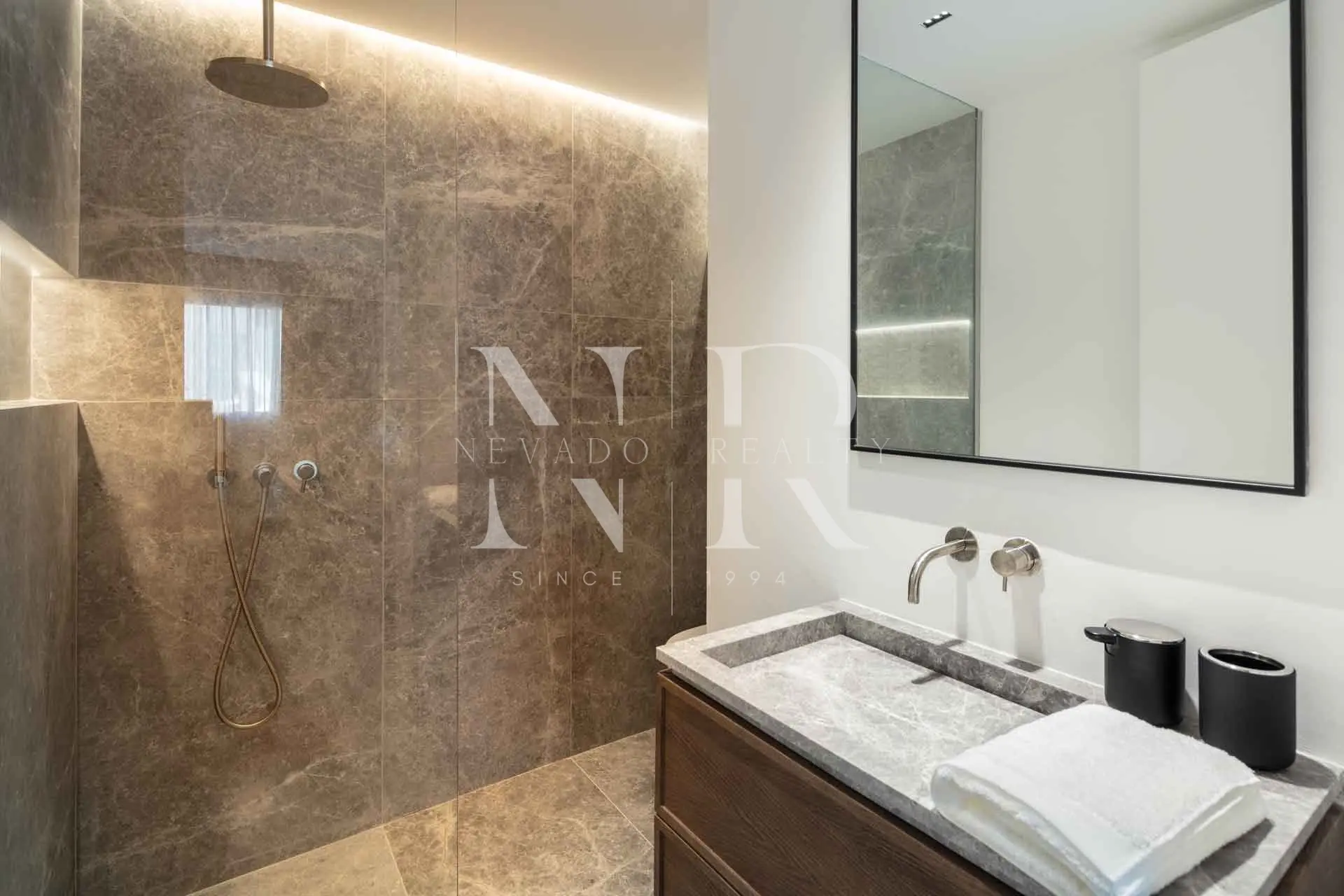 Appartement récemment rénové à Marina Puente Romano à vendre